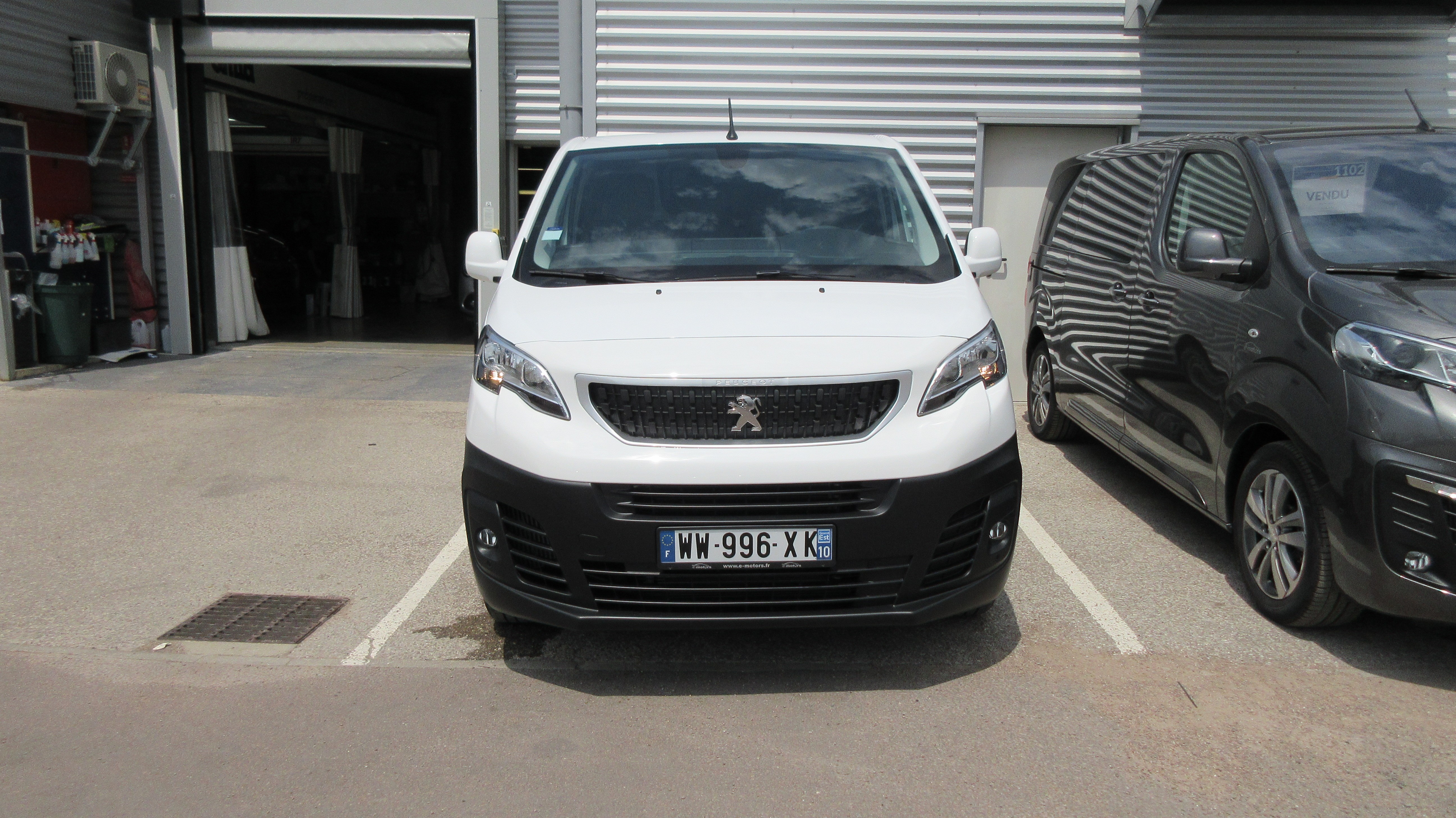 Avis-mandataire-auto-Emotors-Peugeot-Expert-fourgon-T-l-standard-premium-bluehdi-150-plus-gps-cam-ra.