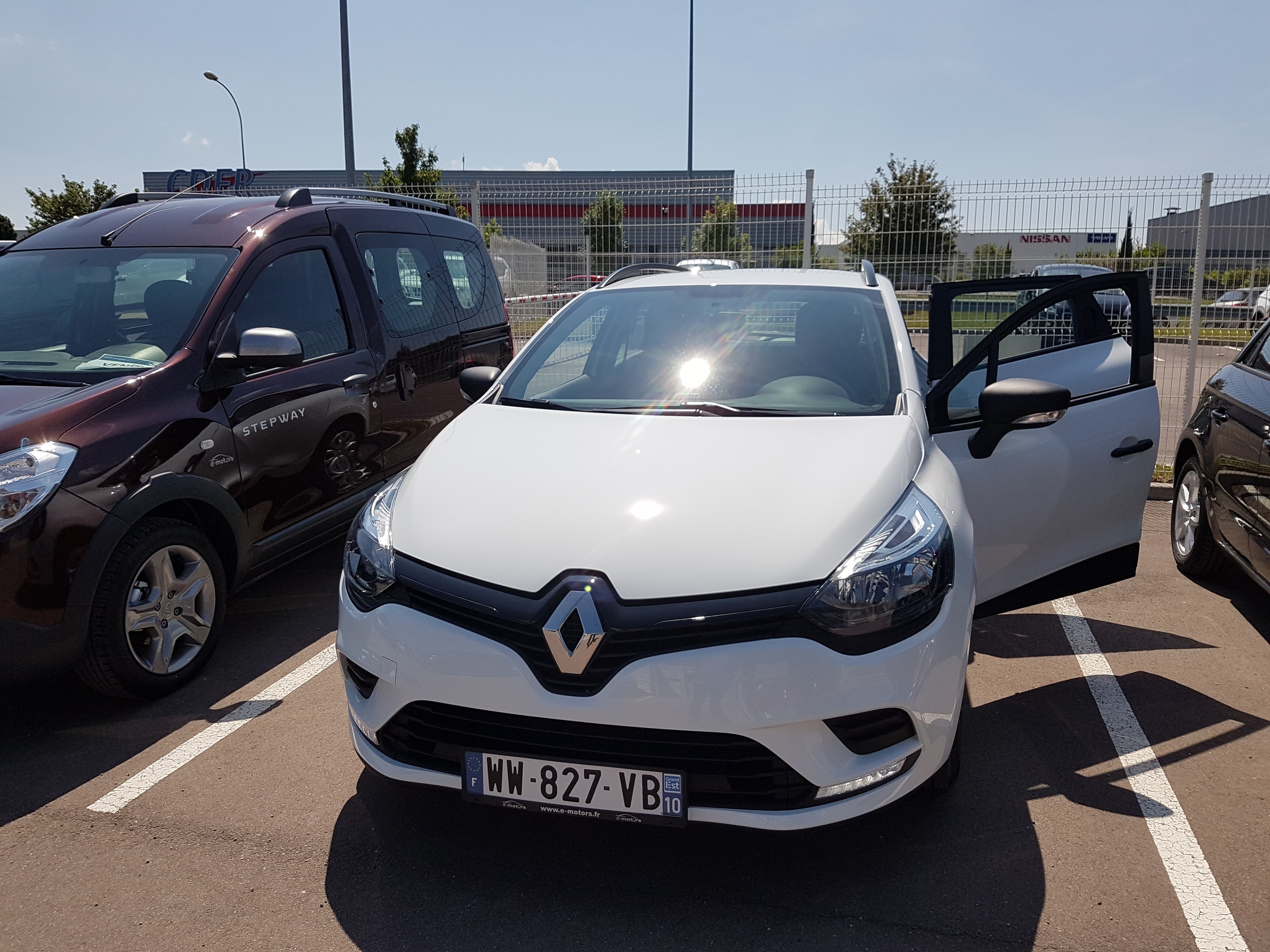 Avis-mandataire-auto-Emotors-Renault-Clio-iv-estate-Clio-estate-life-1-2-16v-75-plus-clim.