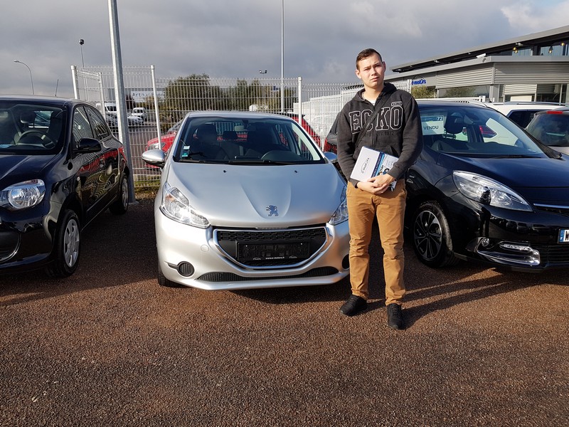 Avis-mandataire-auto-Emotors-Peugeot-208-Active-vti-82-5portes.