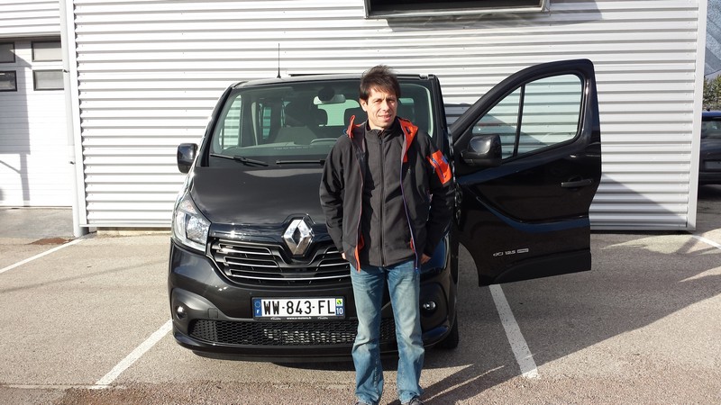 Avis-mandataire-auto-Emotors--Renault-trafic-combi-intens-dci-125-energy-8places-.