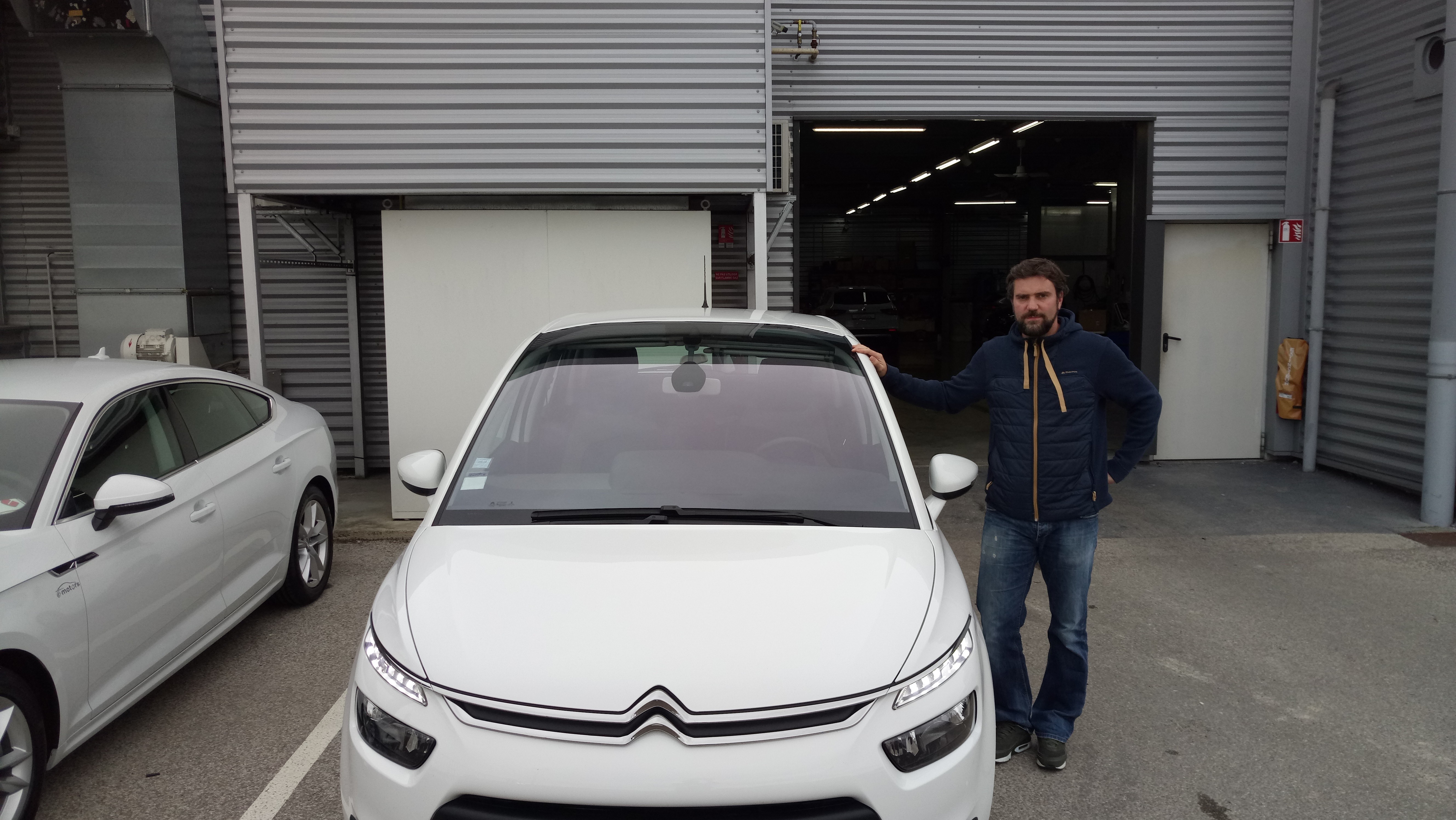 Avis-mandataire-auto-Emotors-Citroen-C4-picasso-Intensive-hdi-115.