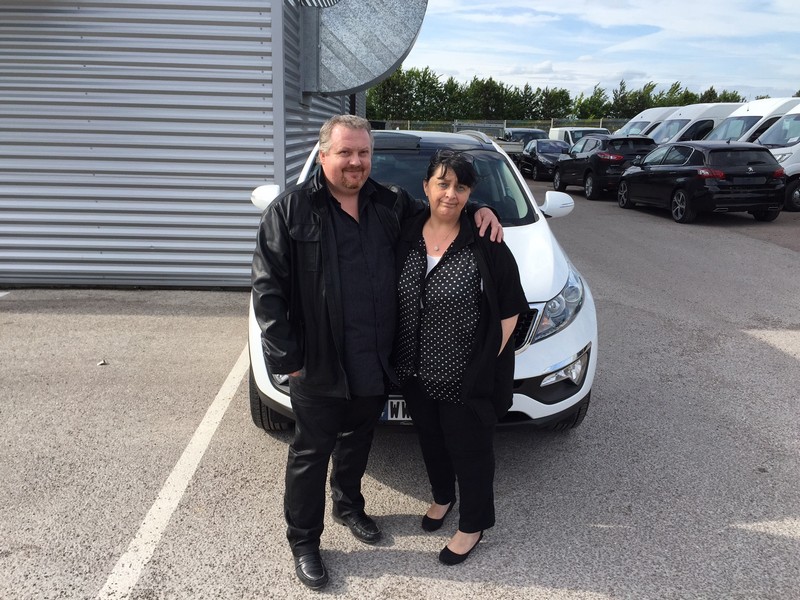 Avis-mandataire-auto-Emotors--Kia-sportage-active-crdi-115-plus-gps-plus-cuir-.