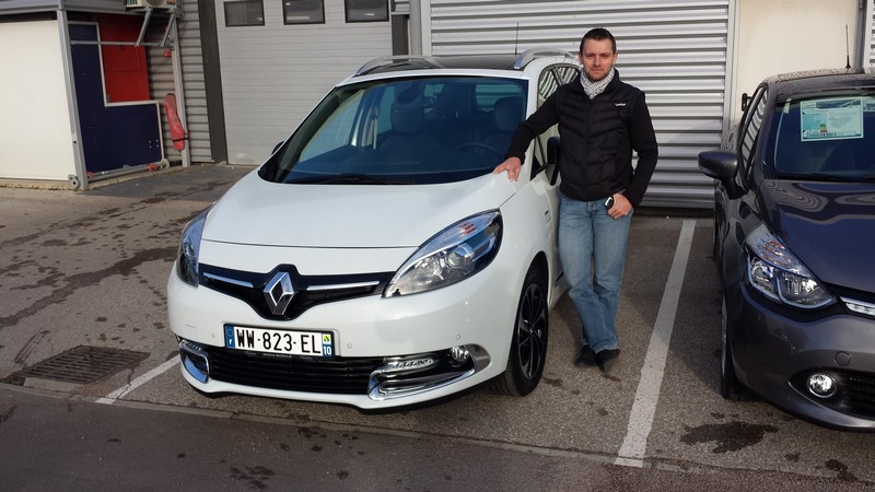 Avis-mandataire-auto-Emotors--Renault-grand-sc-nic-iii-bose-dci-130-energy-7places-plus-toit-vitr-.