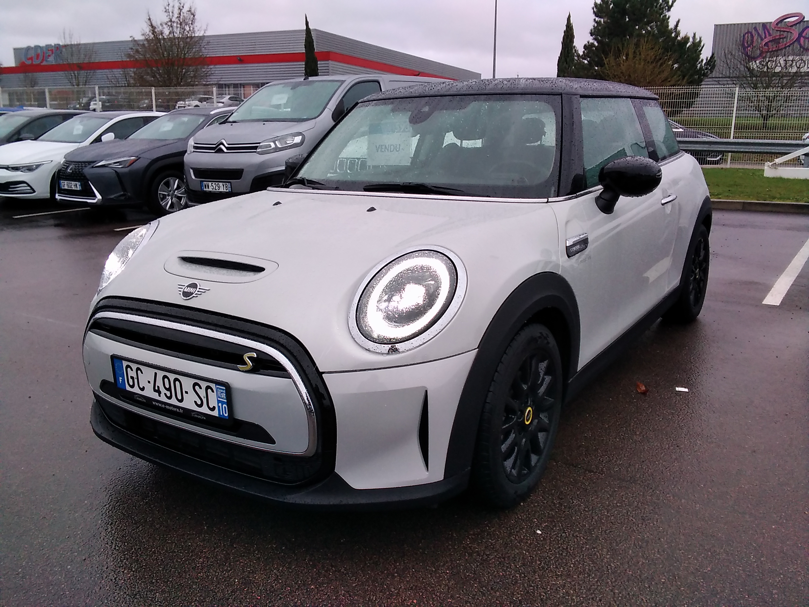 Avis-mandataire-auto-Emotors-Mini-Hatch-3-portes-electric-bev-3-portes-cooper-se-184-edition-camden-plus-toit-plus-gps.