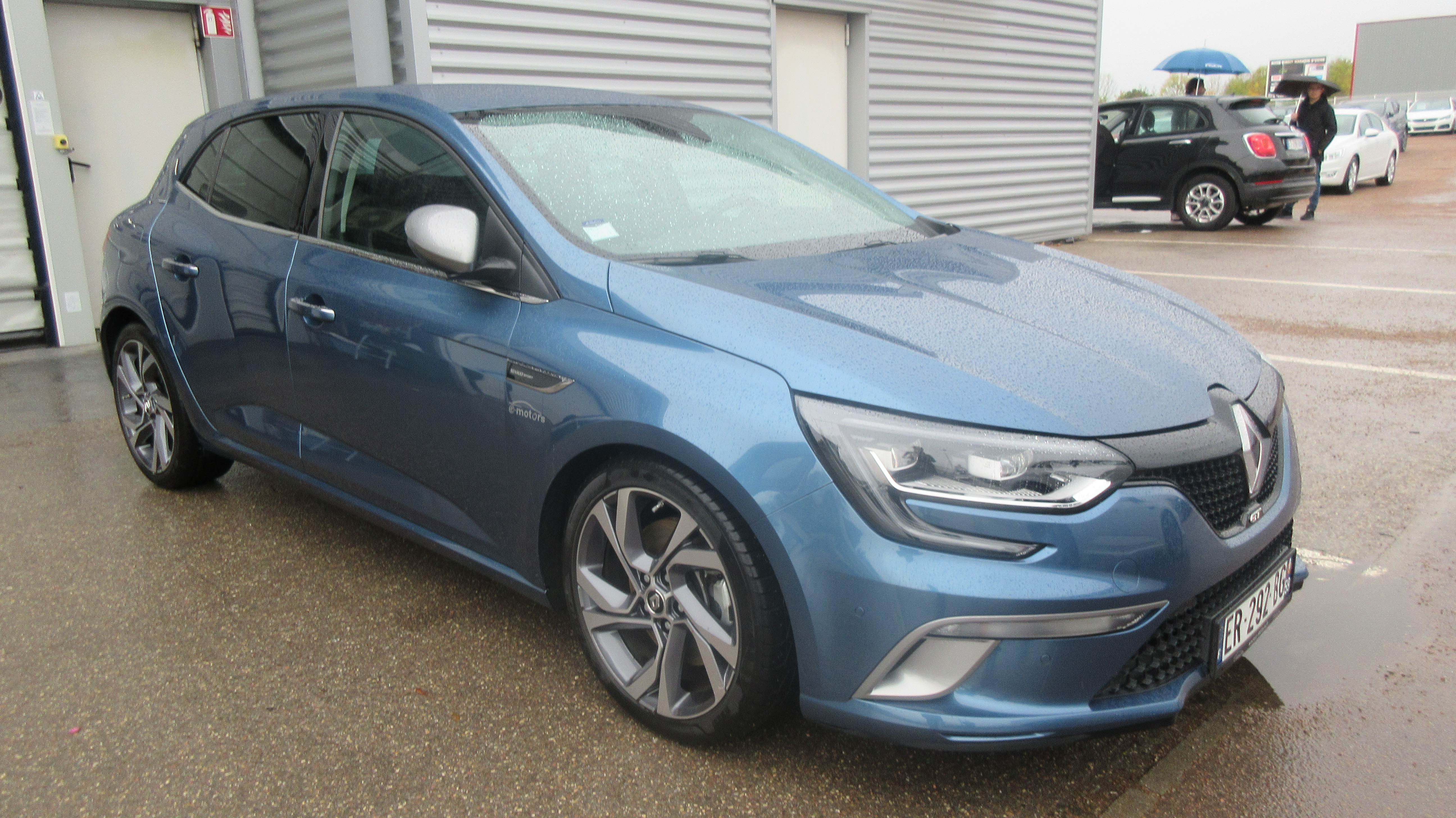 Avis-mandataire-auto-Emotors-Renault-Megane-iv-berline-M-gane-iv-berline-gt-tce-205-edc-plus-bose-park-assist.