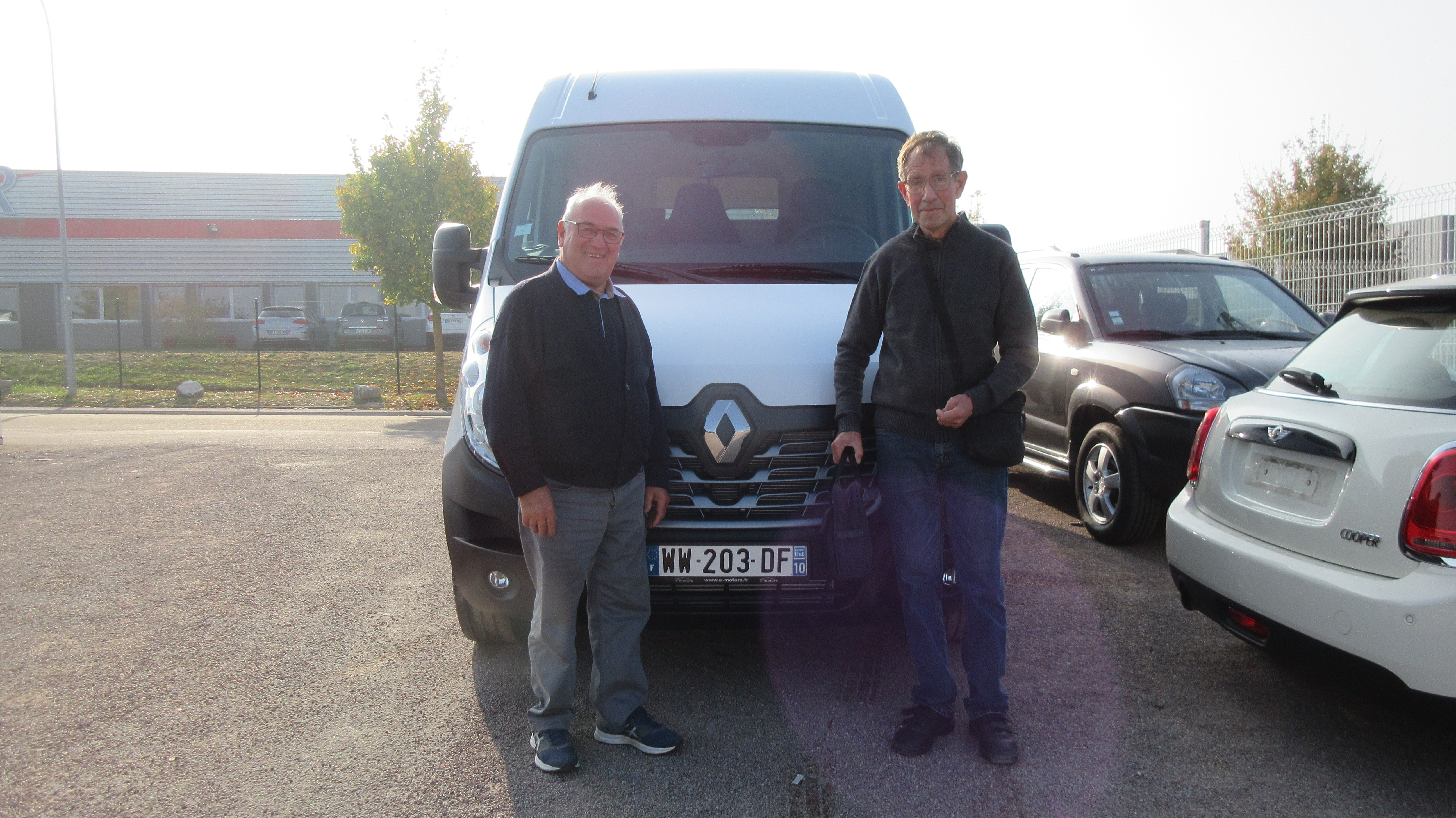 Avis-mandataire-auto-Emotors-Renault-Master-fourgon-Master-fgn-l2h2-3-5t-2-3-dci-170-energy-e6-bvr-grand-confort-4p.