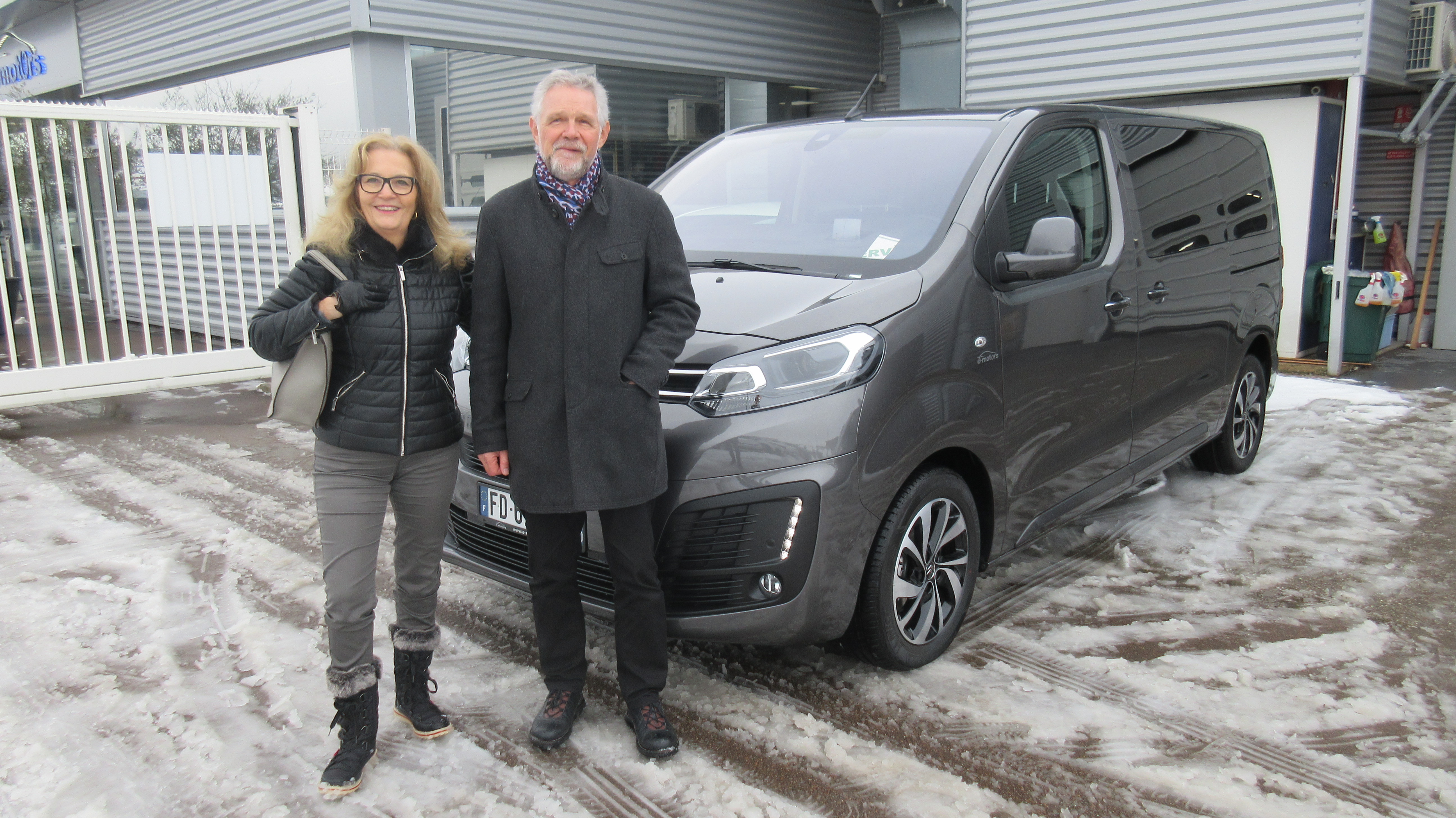 Avis-mandataire-auto-Emotors-Citroen-Spacetourer-Shine-m-bluehdi-180-s-s-eat8.