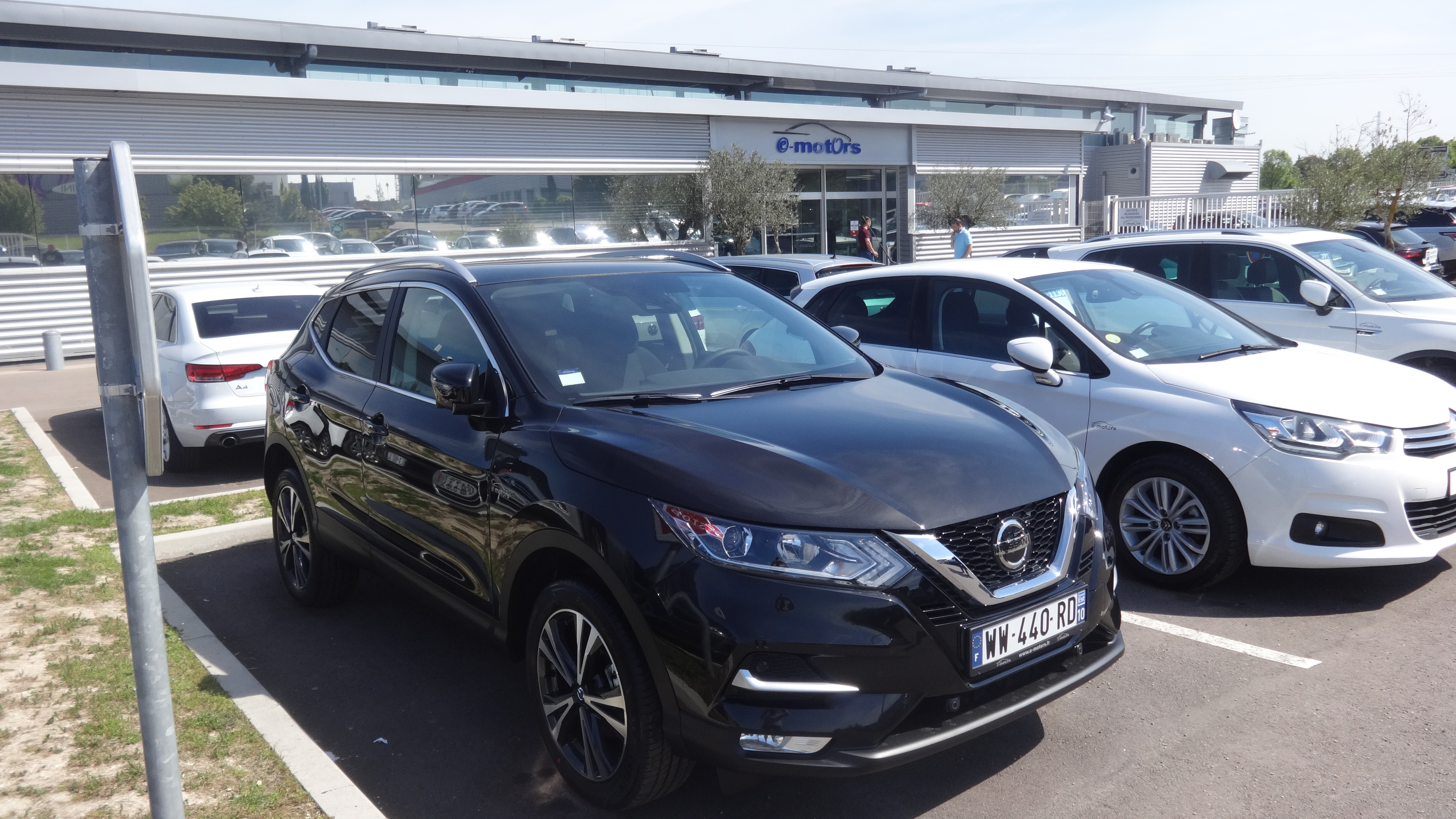 Avis-mandataire-auto-Emotors-Nissan-Qashqai-N-connecta-dig-t-140-4x2-plus-toit-pano.