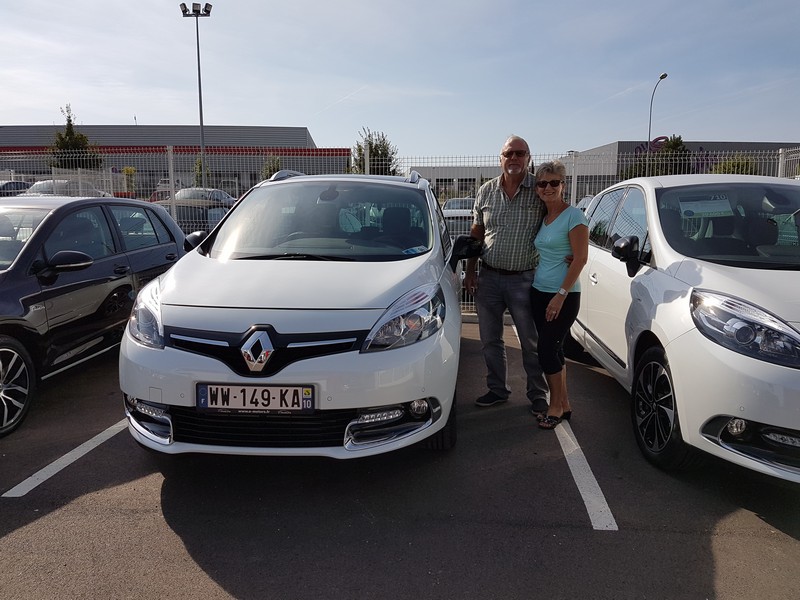 Avis-mandataire-auto-Emotors-Renault-Grand-scenic-Grand-sc-nic-iii-bose-dci-130-energy-7places-plus-toit-vitr.
