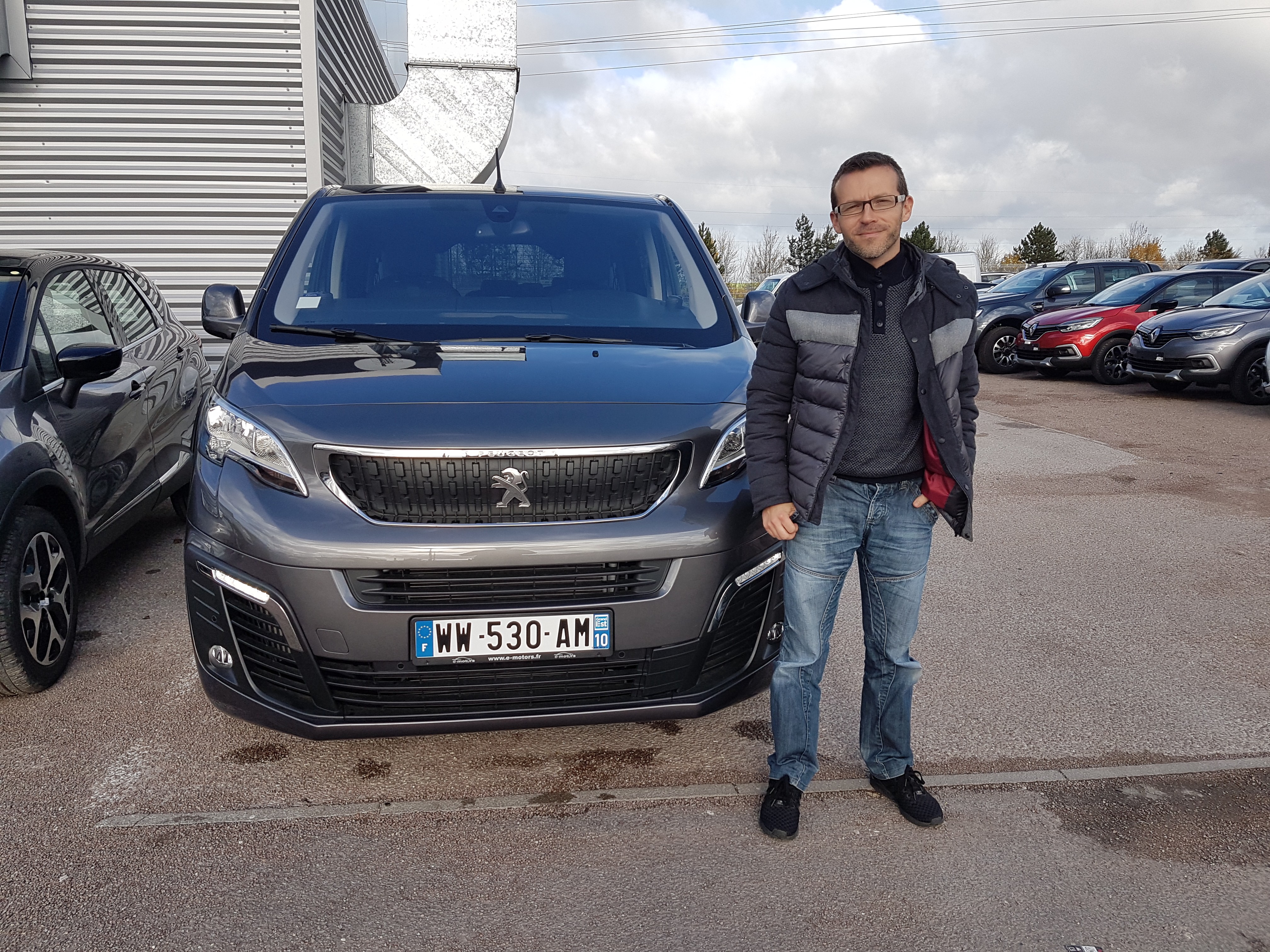 Avis-mandataire-auto-Emotors-Peugeot-Traveller-Standard-2-0-bluehdi-150ch-s-s-bvm6-active-8-places.