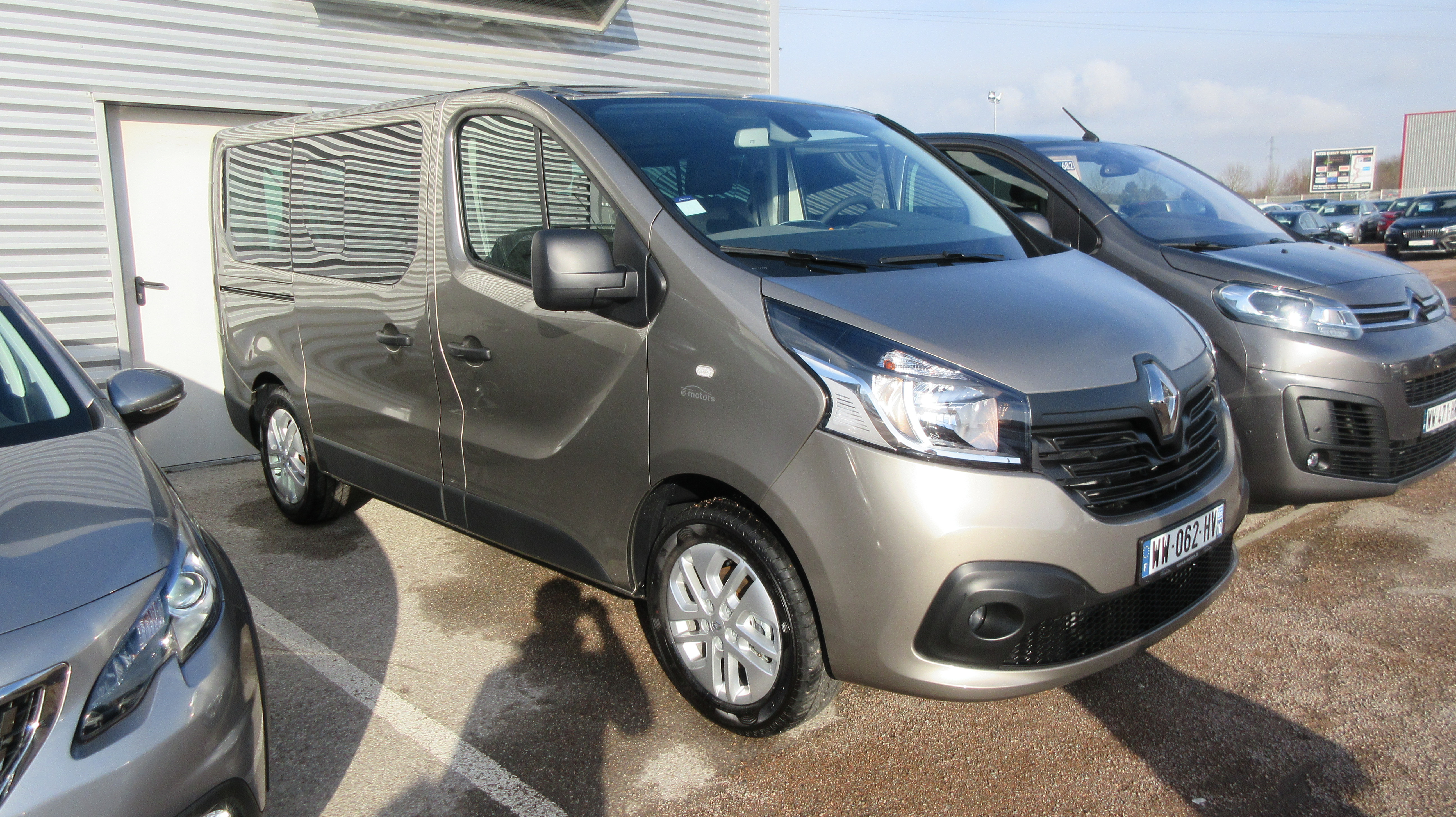 Avis-mandataire-auto-Emotors-Renault-Trafic-combi-Intens-dci-145.