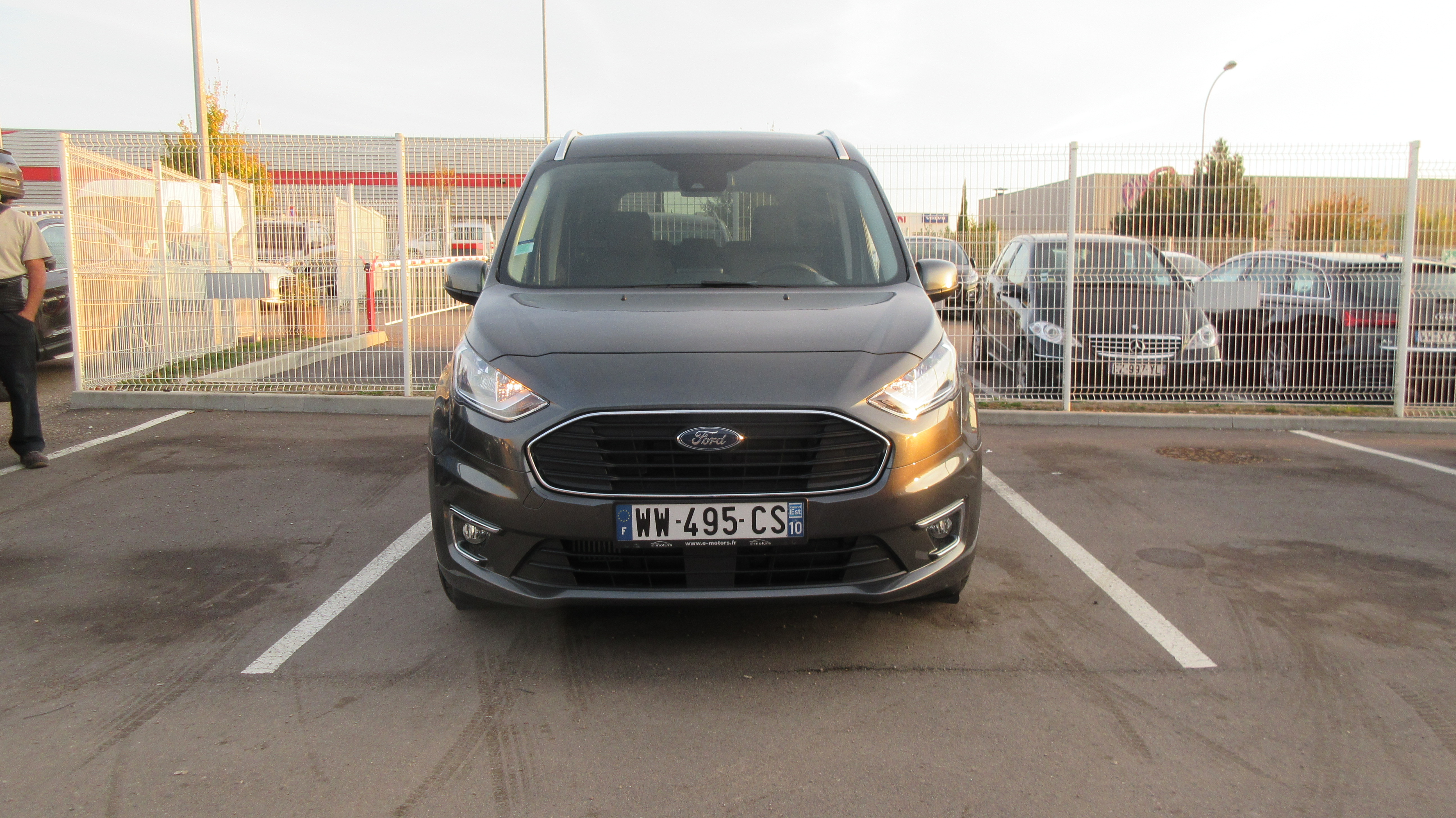 Avis-mandataire-auto-Emotors-Ford-Grand-tourneo-Connect-titanium-tdci-120-s-s.