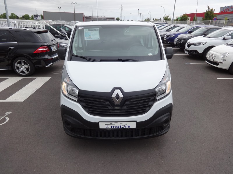 Avis-mandataire-auto-Emotors--Renault-trafic-cabine-approfondie-grand-confort-l2h1-dci-120-energy-plus-gps-eu-.