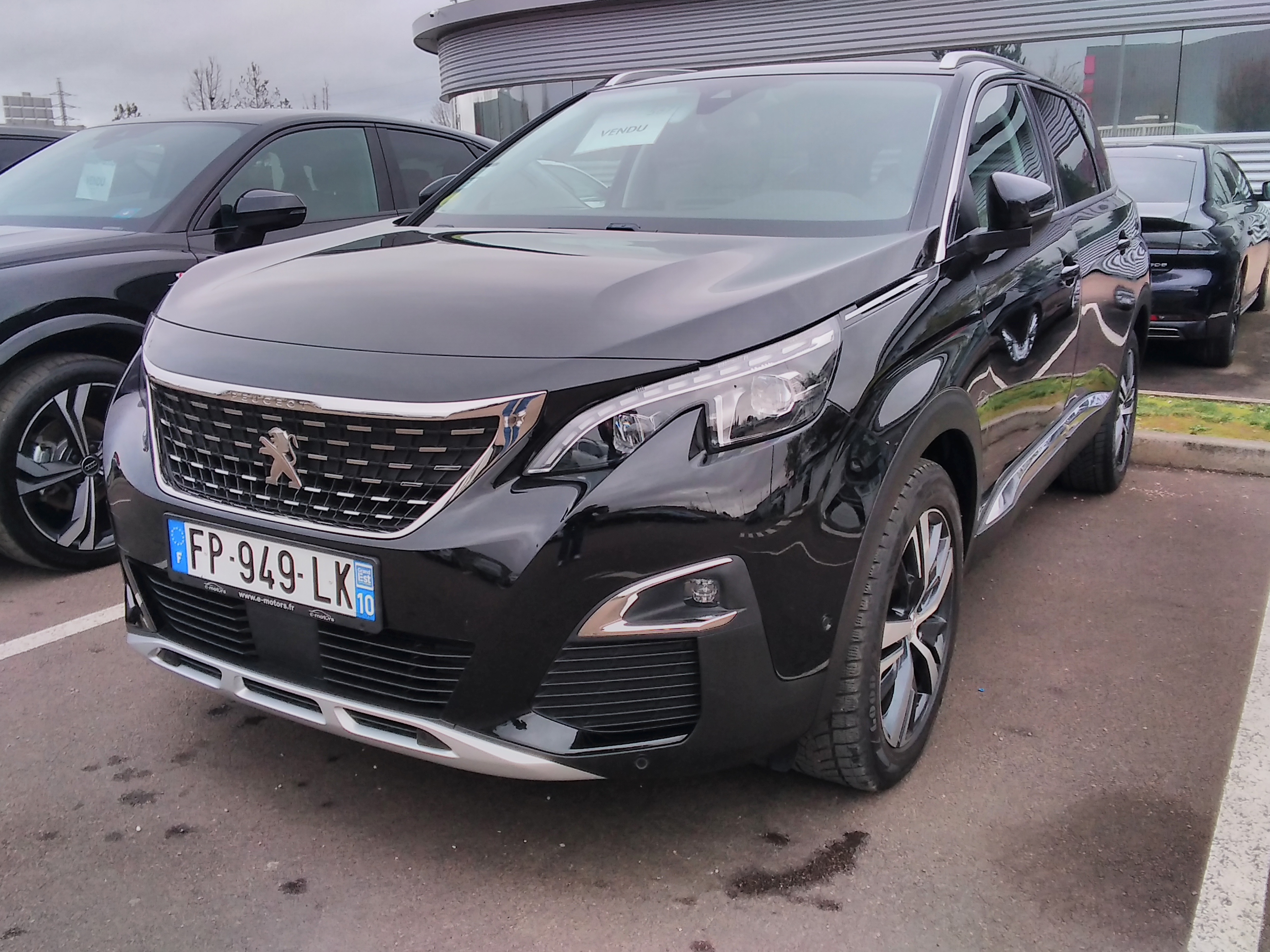 Avis-mandataire-auto-Emotors-Peugeot-5008-Bluehdi-130-eat8-allure-plus-full-led.