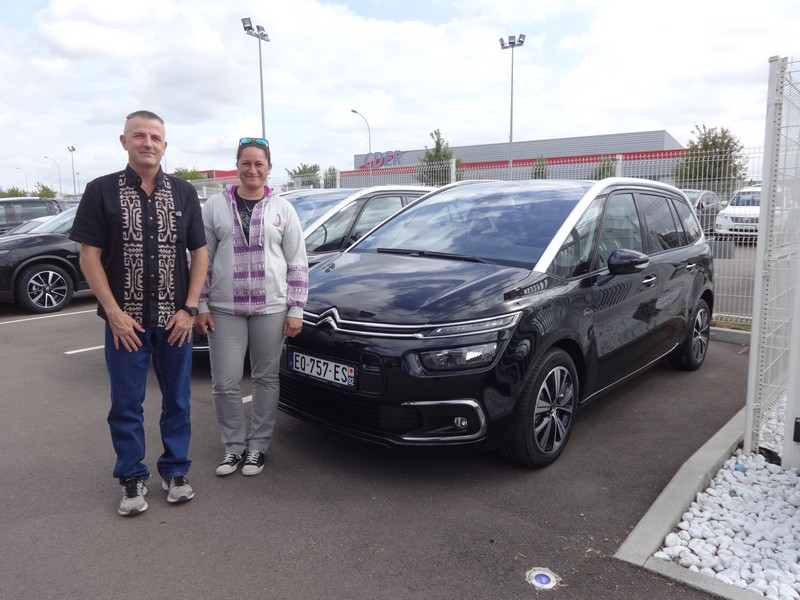 Avis-mandataire-auto-Emotors-Citroen-Grand-c4-picasso-Shine-bluehdi-150.