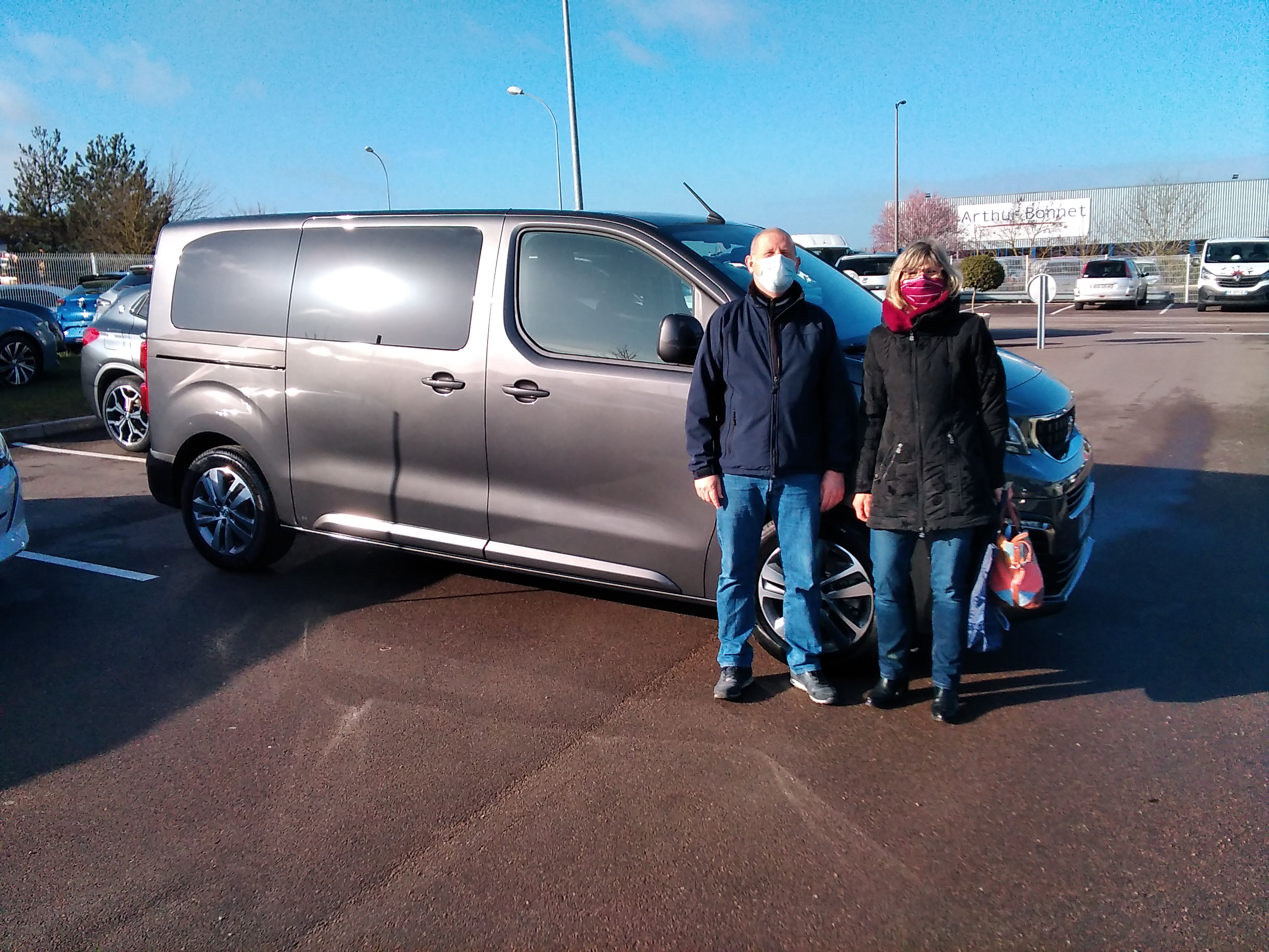Avis-mandataire-auto-Emotors-Peugeot-Traveller-Active-standard-bluehdi-140.