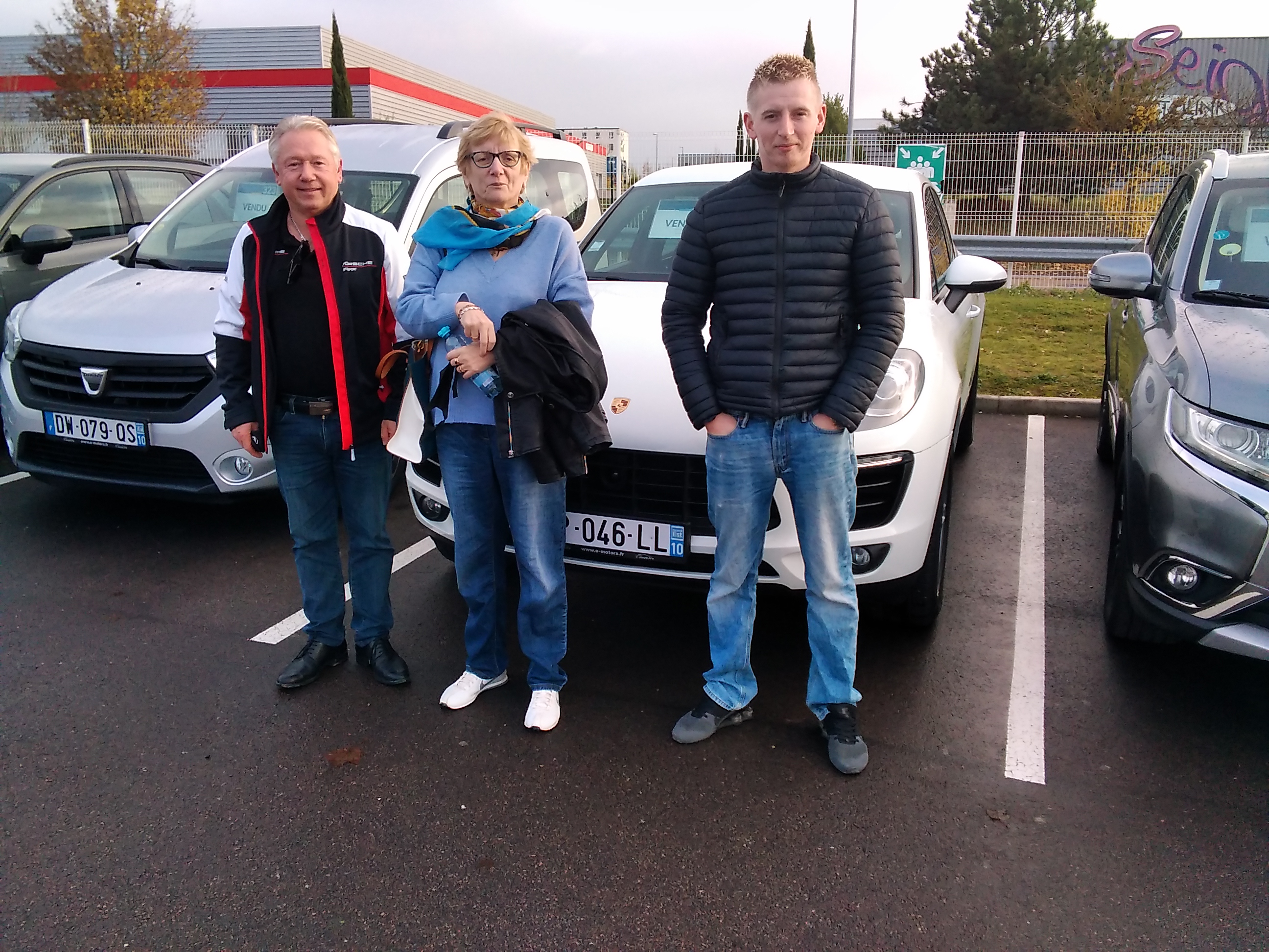 Avis-mandataire-auto-Emotors-Porsche-Macan-Diesel-3-0-v6-258-ch-s-pdk.