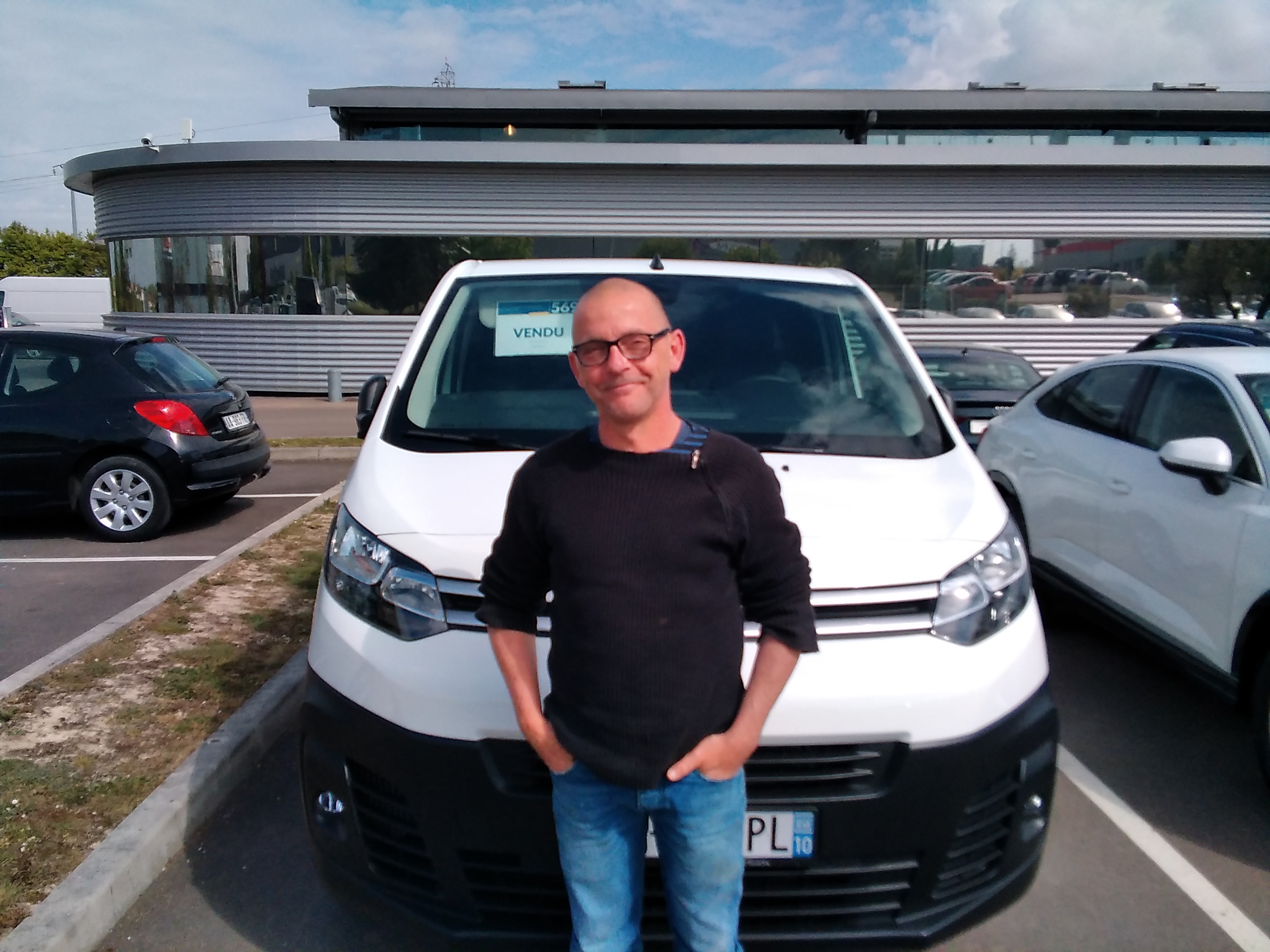 Avis-mandataire-auto-Emotors-Citroen-Jumpy-fourgon-Club-m-bluehdi-120-s-s-340nm-plus-gps.