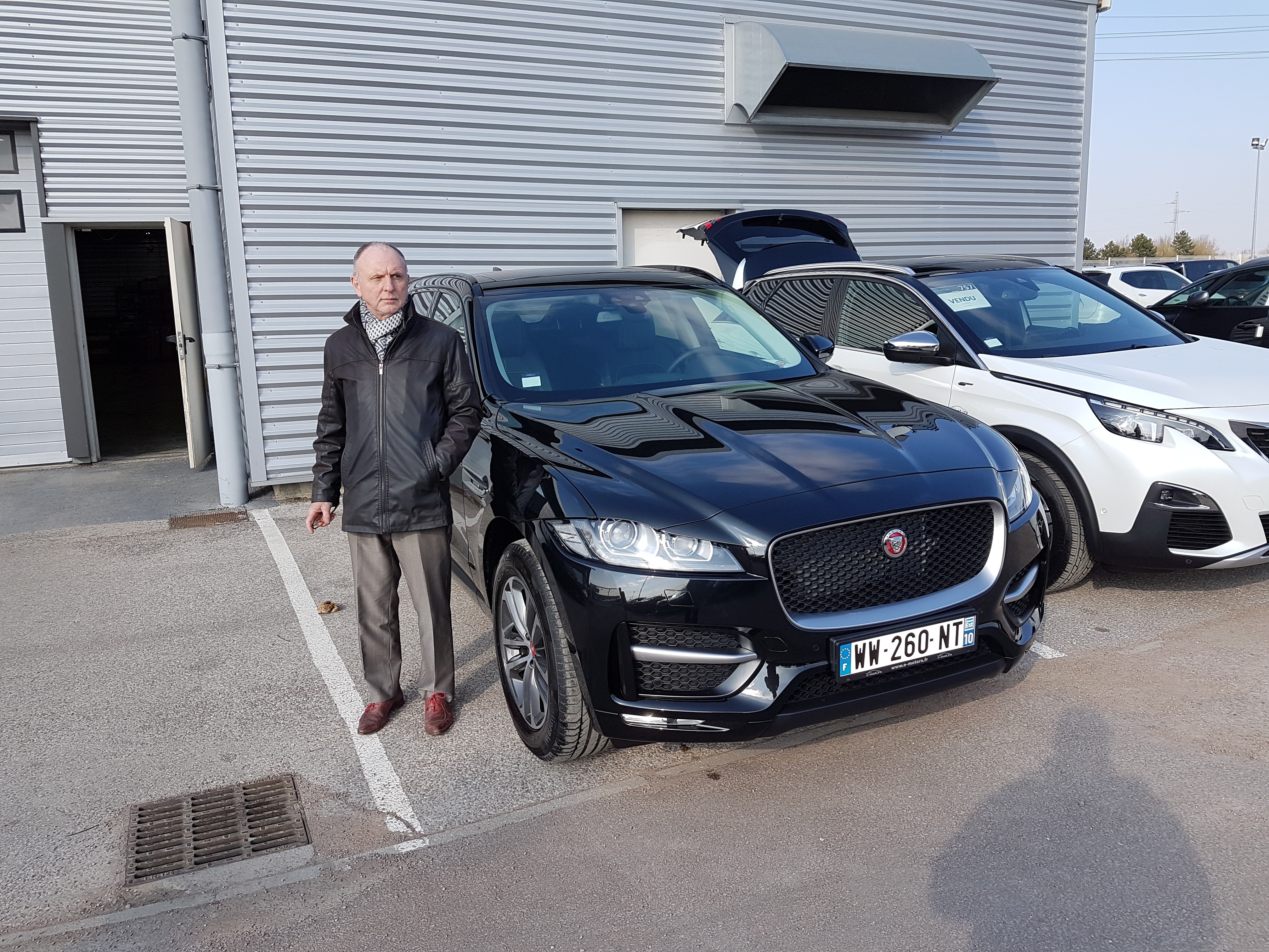 Avis-mandataire-auto-Emotors-Jaguar-F-pace-R-sport2-d-180-awd-bva8.