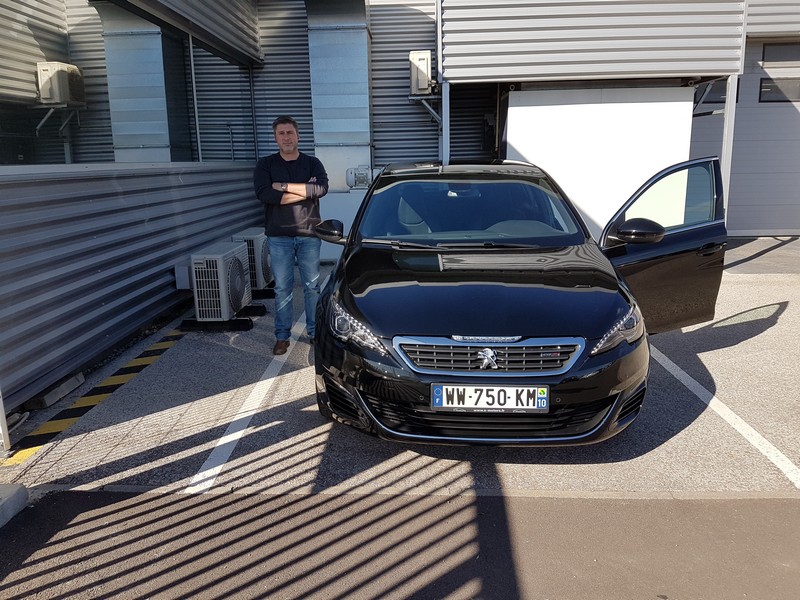 Avis-mandataire-auto-Emotors-Peugeot-308-Gt-bluehdi-180-eat-plus-toit-vitr.