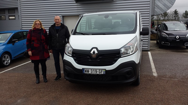 Avis-mandataire-auto-Emotors--Renault-trafic-cabine-approfondie-grand-confort-l2h1-dci-140-energy-plus-gps-eu-.