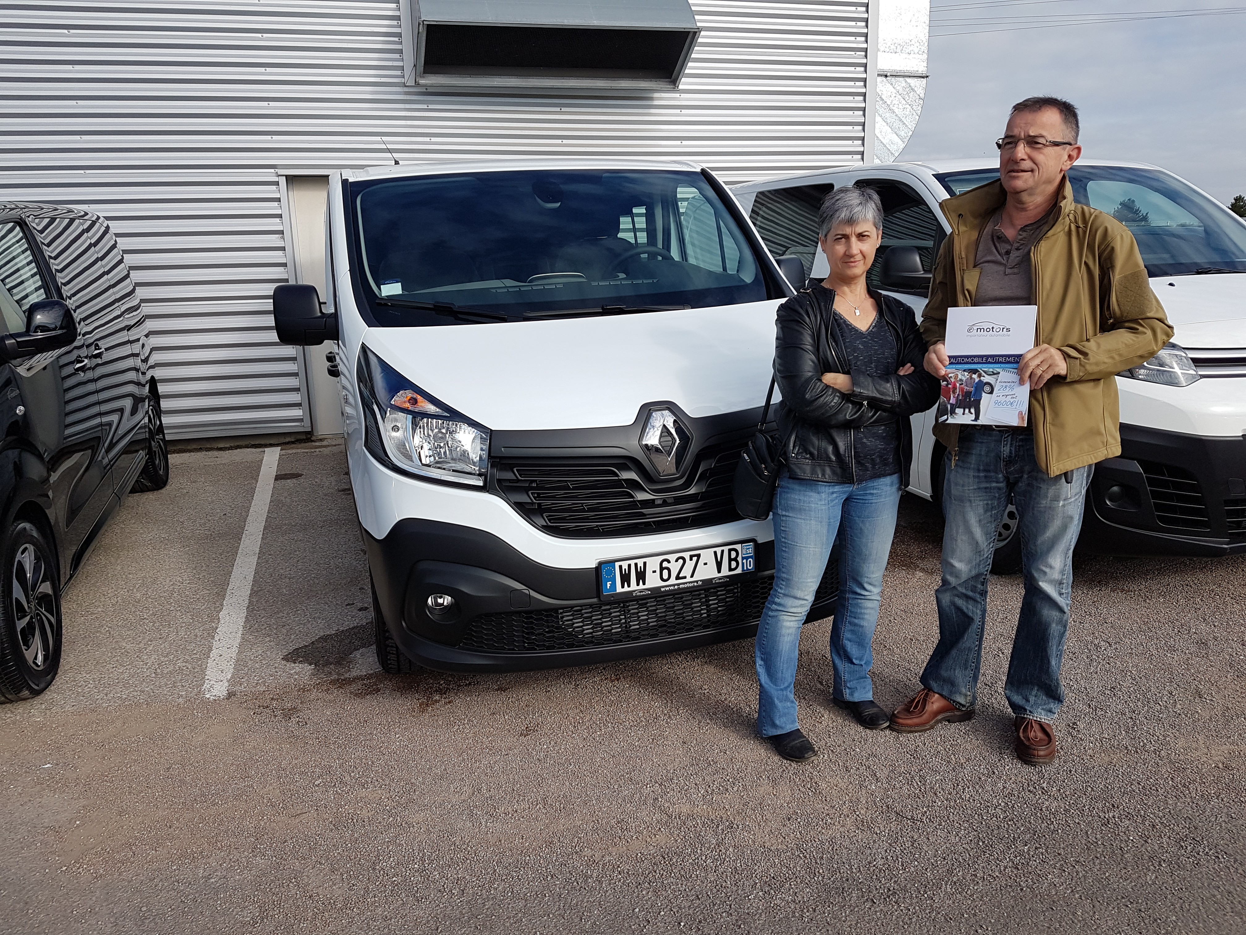 Avis-mandataire-auto-Emotors-Renault-Trafic-cabine-approfondie-Grand-confort-l2h1-1200kg-dci-120-5places-plus-gps.