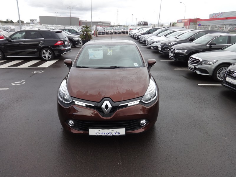 Avis-mandataire-auto-Emotors--Renault-clio-iv-estate-life-sur-quip-e-1-2-16v-75-plus-clim-.