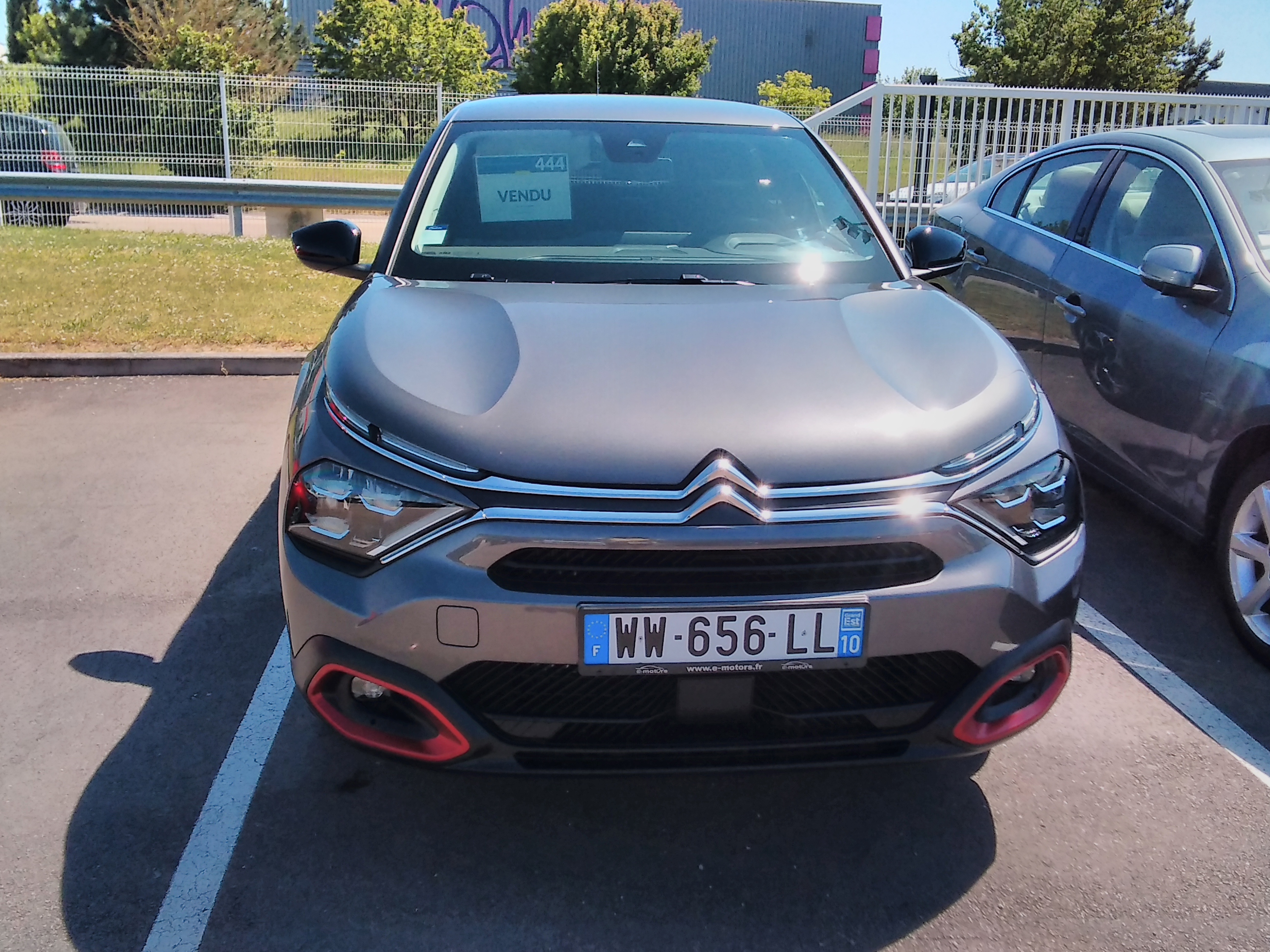 Avis-mandataire-auto-Emotors-Citroen-C4-Feel-pack-bluehdi-130-s-s-eat8-plus-gps.