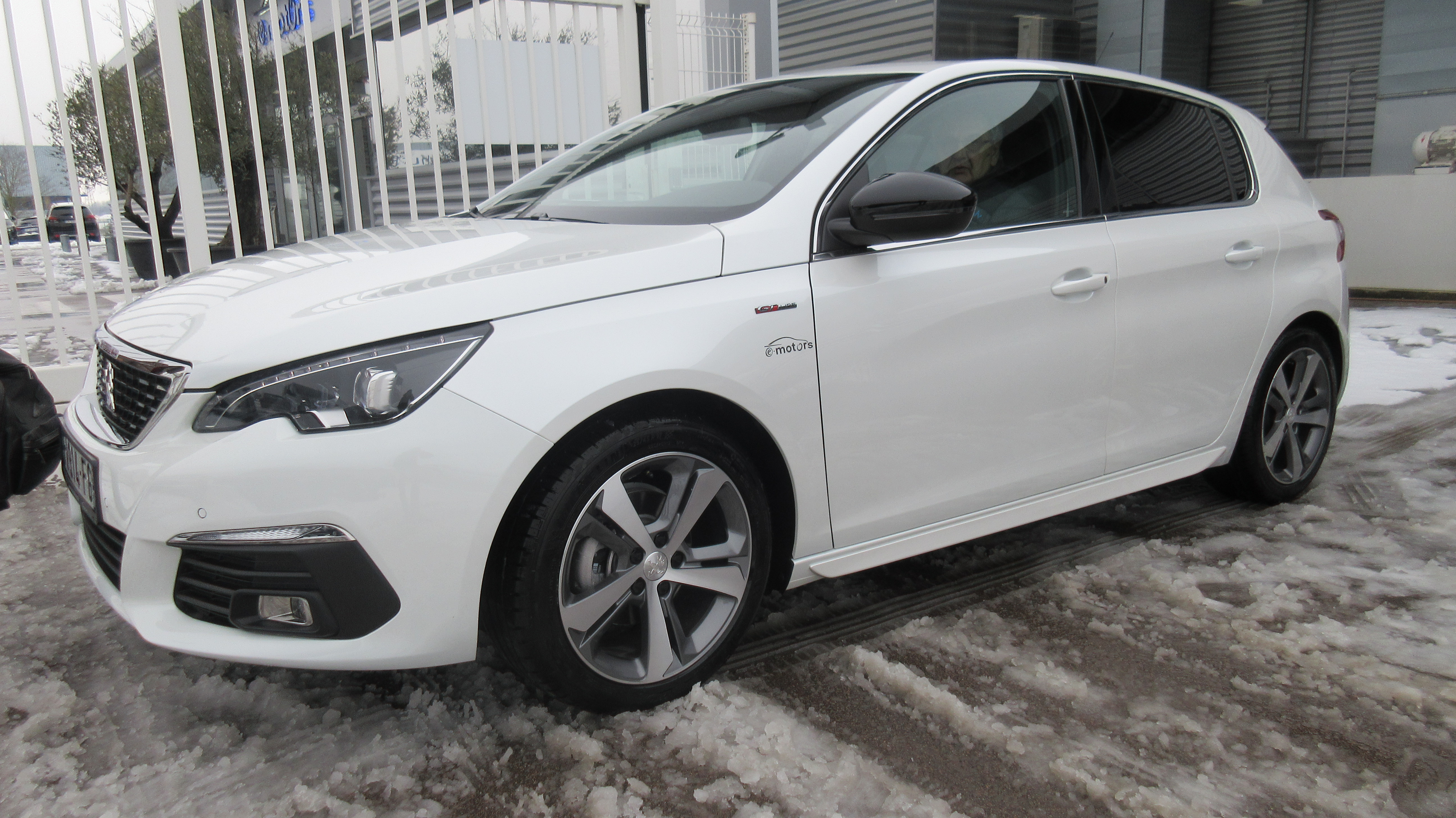 Avis-mandataire-auto-Emotors-Peugeot-308-Gt-line-puretech-130-s-s-eat6.