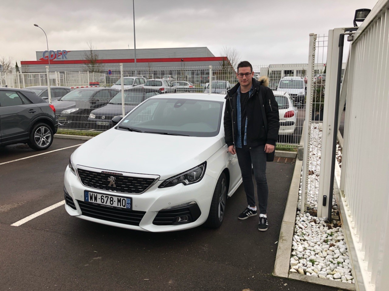 Avis-mandataire-auto-Emotors-Peugeot-308-Gt-line-bluehdi-150-eat6-s-s.