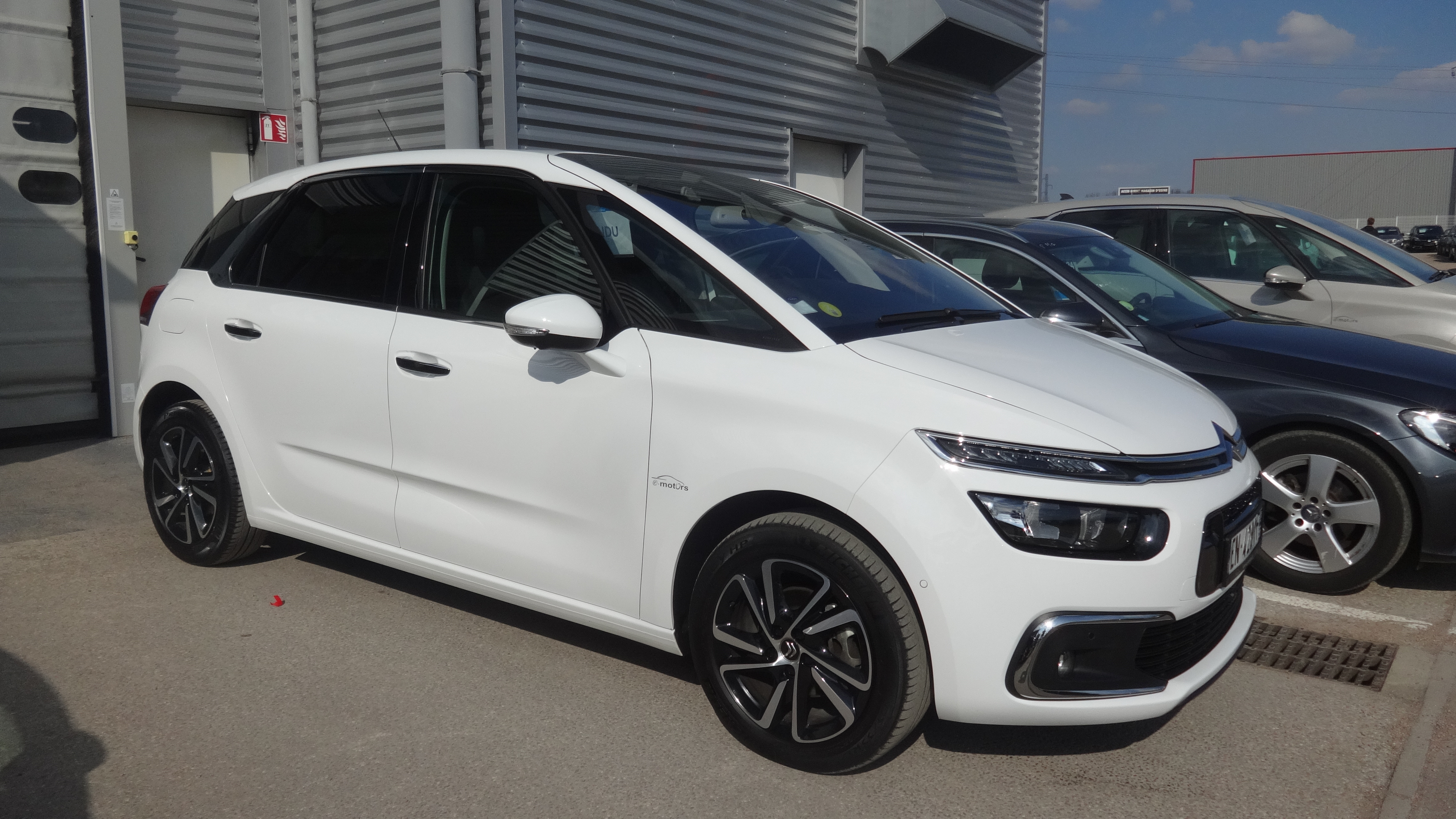 Avis-mandataire-auto-Emotors-Citroen-C4-picasso-Shine-hdi-120-eat-plus-vision-360.