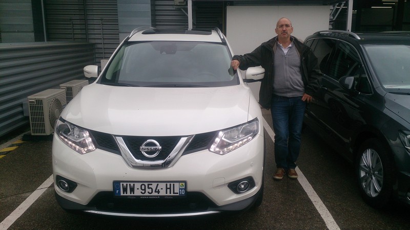 Avis-mandataire-auto-Emotors-Nissan-X-trail-Tekna-dci-130-4x4-5places-plus-toit-pano.