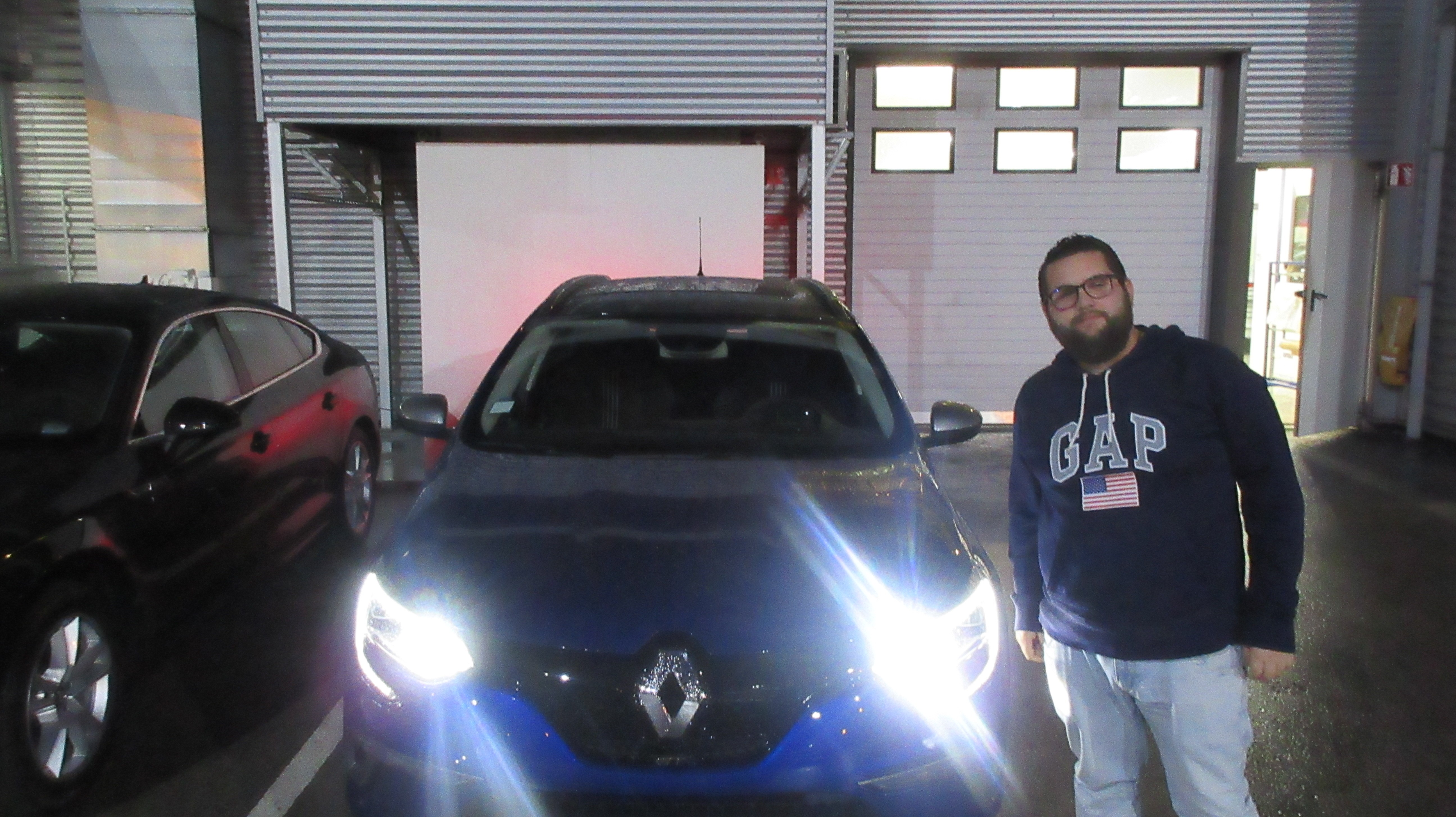 Avis-mandataire-auto-Emotors-Renault-Megane-iv-estate-M-gane-iv-estate-gt-tce-205-edc-energy-plus-toit-vitr.