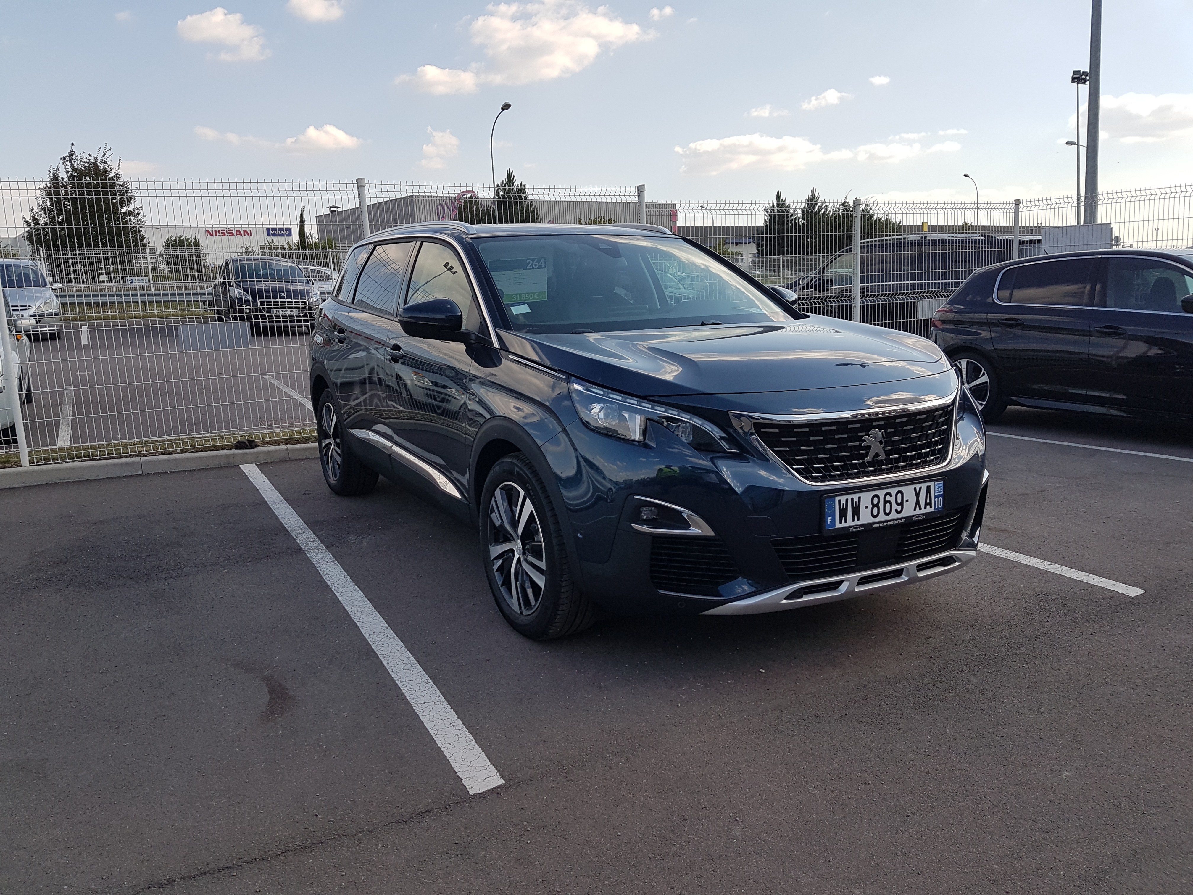 Avis-mandataire-auto-Emotors-Peugeot-5008-Allure-bluehdi-120-eat6-s-s.