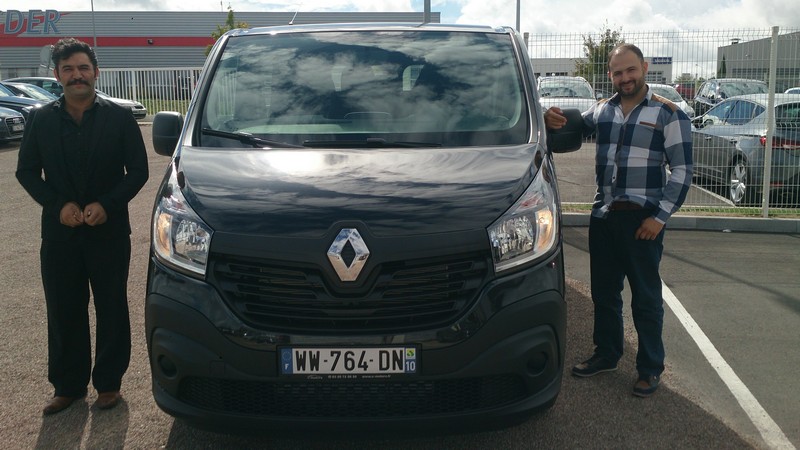 Avis-mandataire-auto-Emotors--Renault-trafic-approfondie-grand-confort-l2h1-dci-140-energy-plus-gps-.