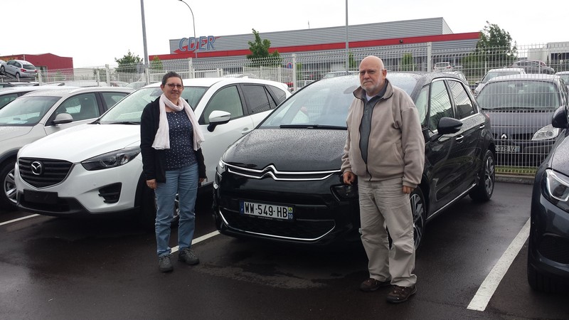 Avis-mandataire-auto-Emotors--Citroen-c4-picasso-feel-edition-puretech-130-s-s-.