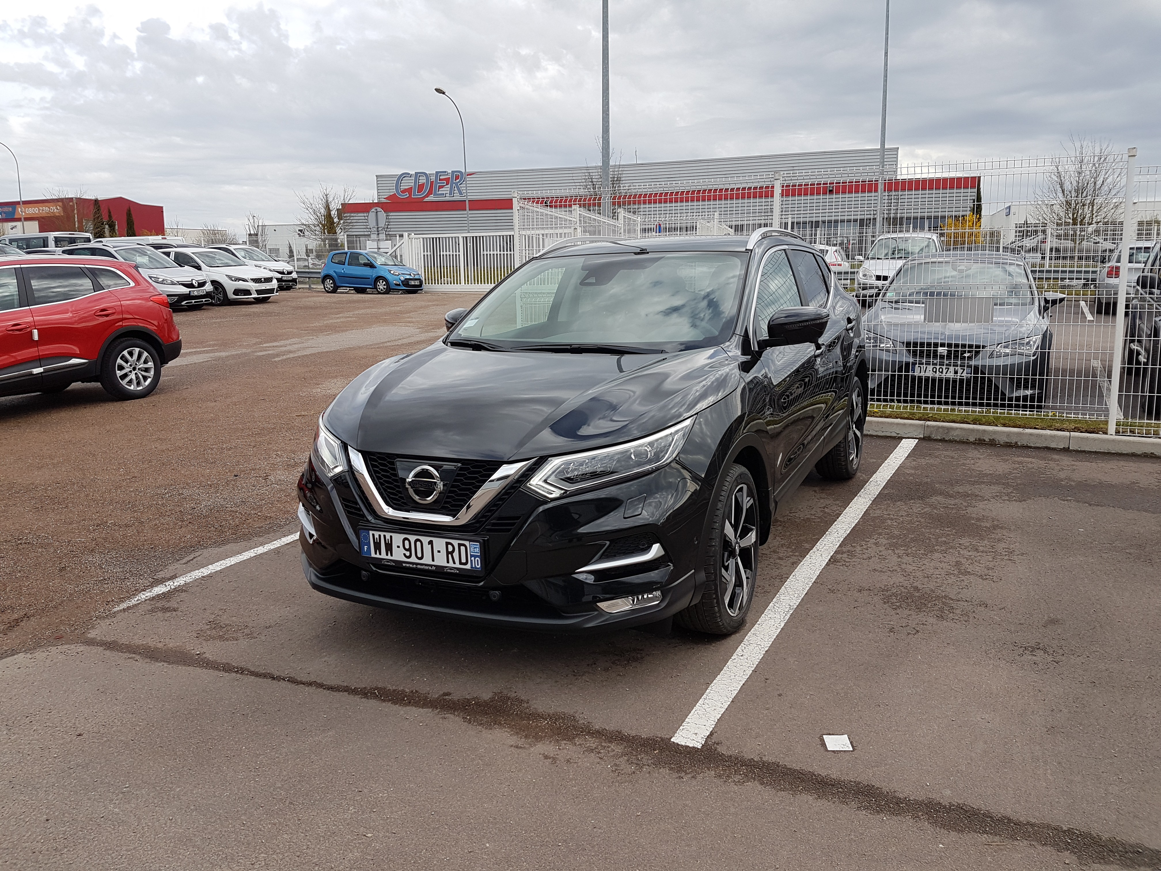 Avis-mandataire-auto-Emotors-Nissan-Qashqai-Tekna-dci-130-xtronic-4x2-plus-toit.