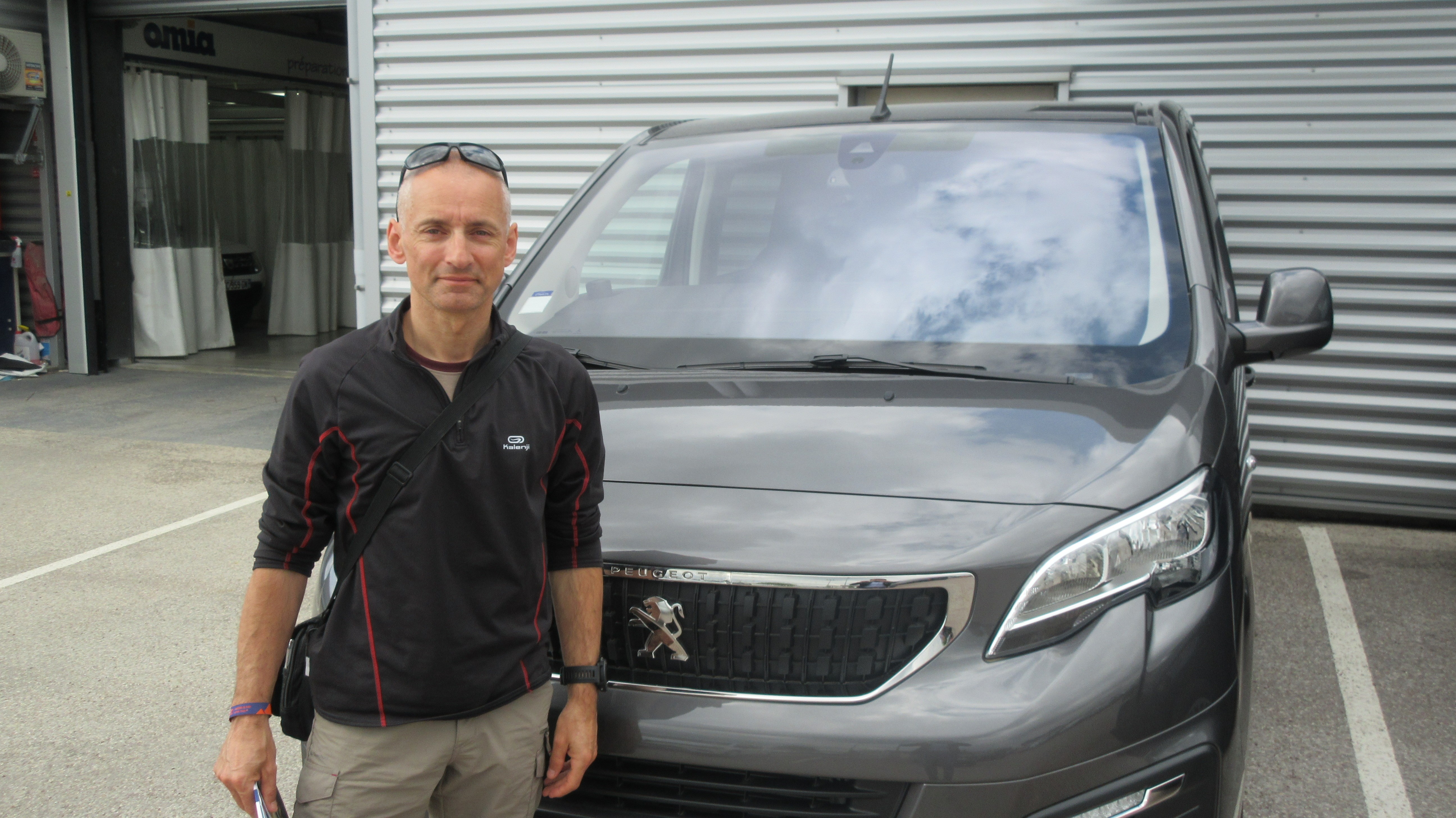 Avis-mandataire-auto-Emotors-Peugeot-Traveller-Standard-2-0-bluehdi-150ch-s-s-bvm6-active-8-places.