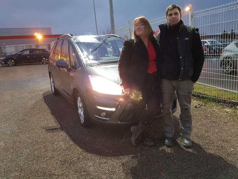 Avis-mandataire-auto-Emotors-Citroen-Grand-c4-picasso-Music-touch-hdi-110-bmp-7places.