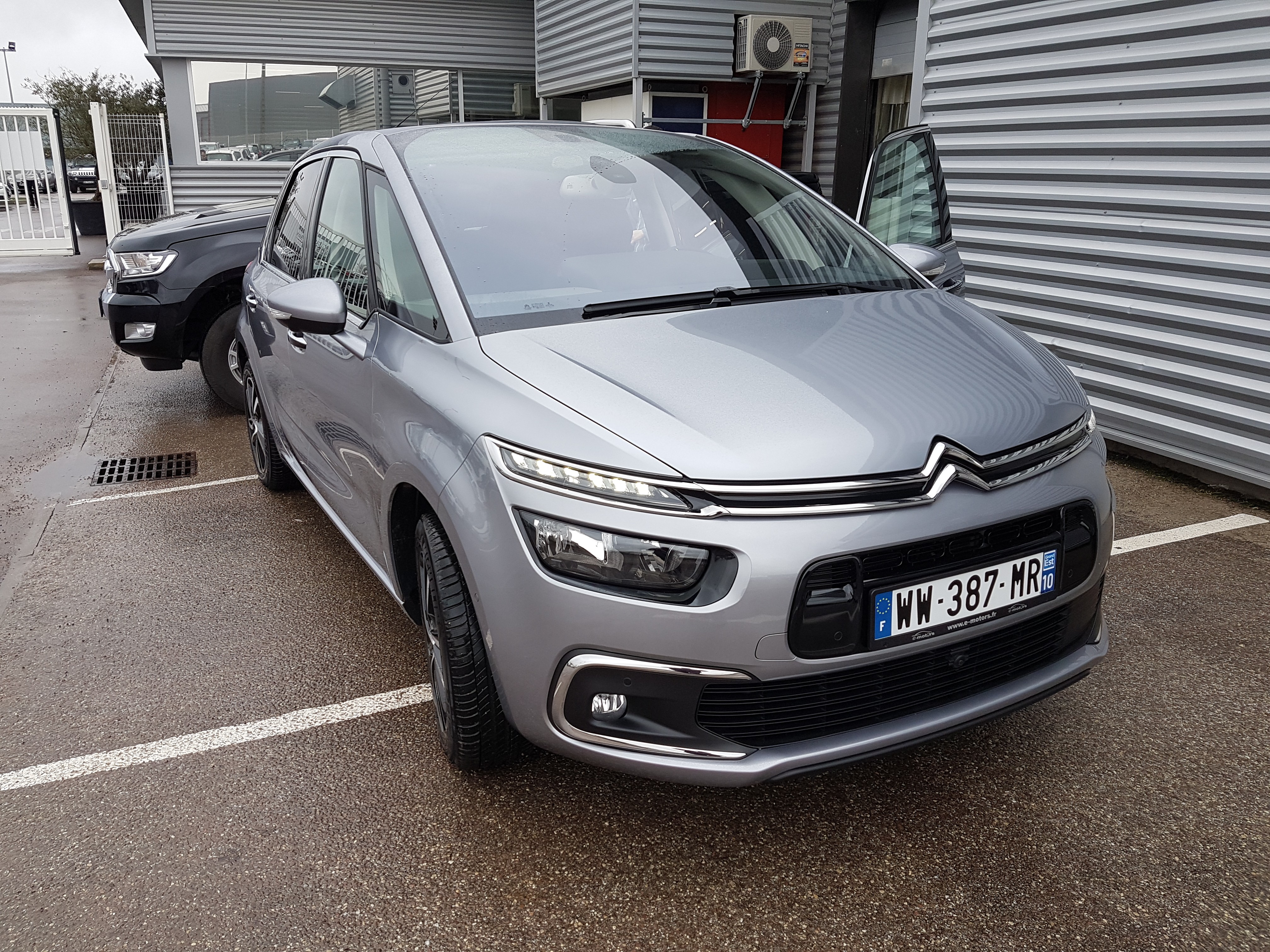Avis-mandataire-auto-Emotors-Citroen-C4-picasso-Shine-bluehdi-120-s-s-eat6.