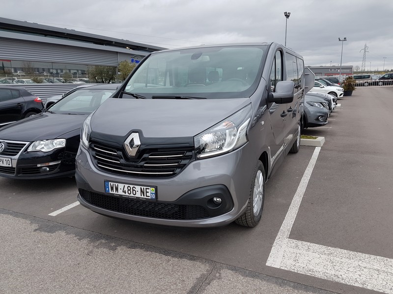 Avis-mandataire-auto-Emotors-Renault-Trafic-combi-Grand-intens-dci-145-energy-8places-plus-hayon.