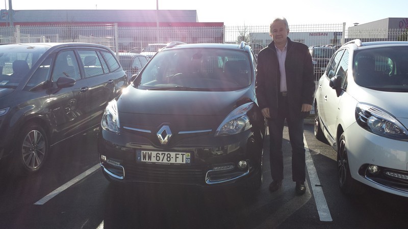 Avis-mandataire-auto-Emotors--Renault-grand-scenic-iii-bose-dci-130-energy-7places-plus-toit-vitr-.