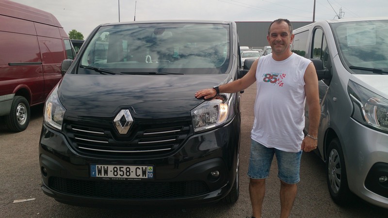 Avis-mandataire-auto-Emotors--Renault-trafic-combi-grand-intens-dci-120-energy-9-places-.