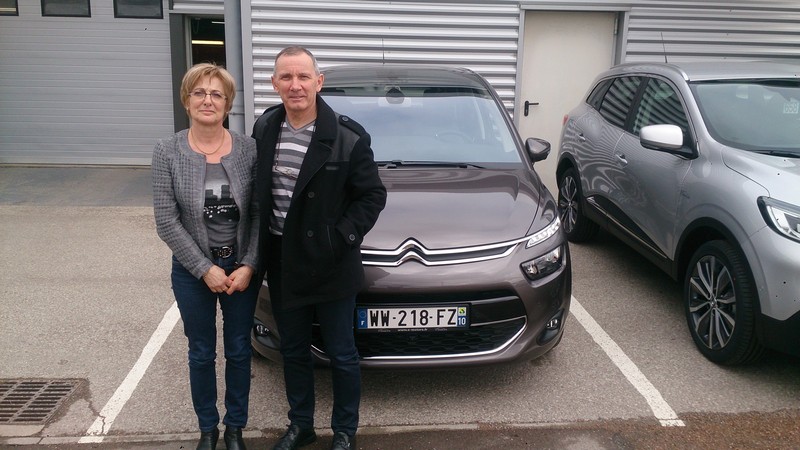 Avis-mandataire-auto-Emotors--Citroen-c4-picasso-feel-edition-thp-165-s-s-eat6-.