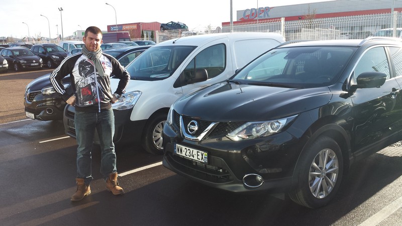 Avis-mandataire-auto-Emotors--Nissan-qashqai-tekna-dig-t-115-xtronic-4x2-plus-jantes-17-.