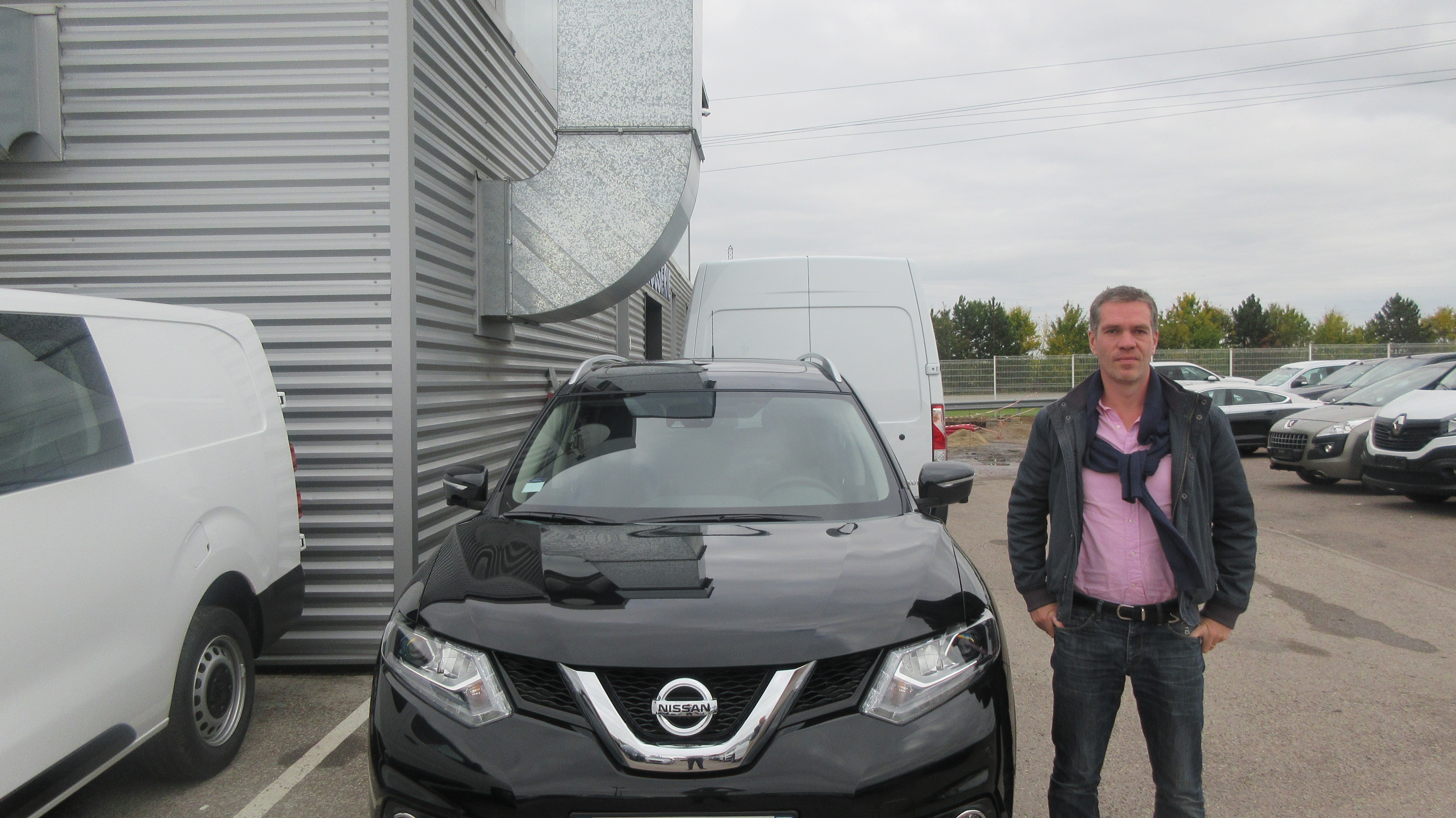 Avis-mandataire-auto-Emotors-Nissan-X-trail-Tekna-dci-130-7pl-4x4.