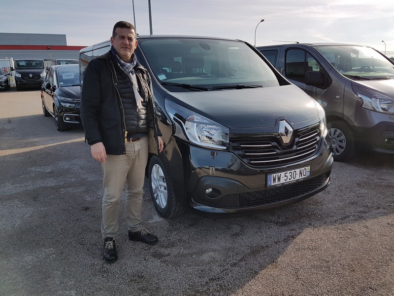 Avis-mandataire-auto-Emotors-Renault-Trafic-combi-Grand-intens-dci-125-energy-9places-plus-portes-180.