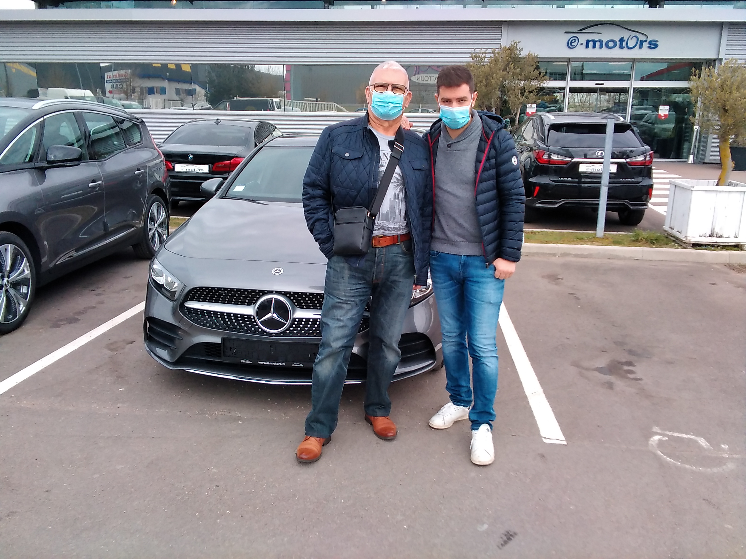 Avis-mandataire-auto-Emotors-Mercedes-Classe-a-Amg-line-200-7g-dct-plus-toit-pano.