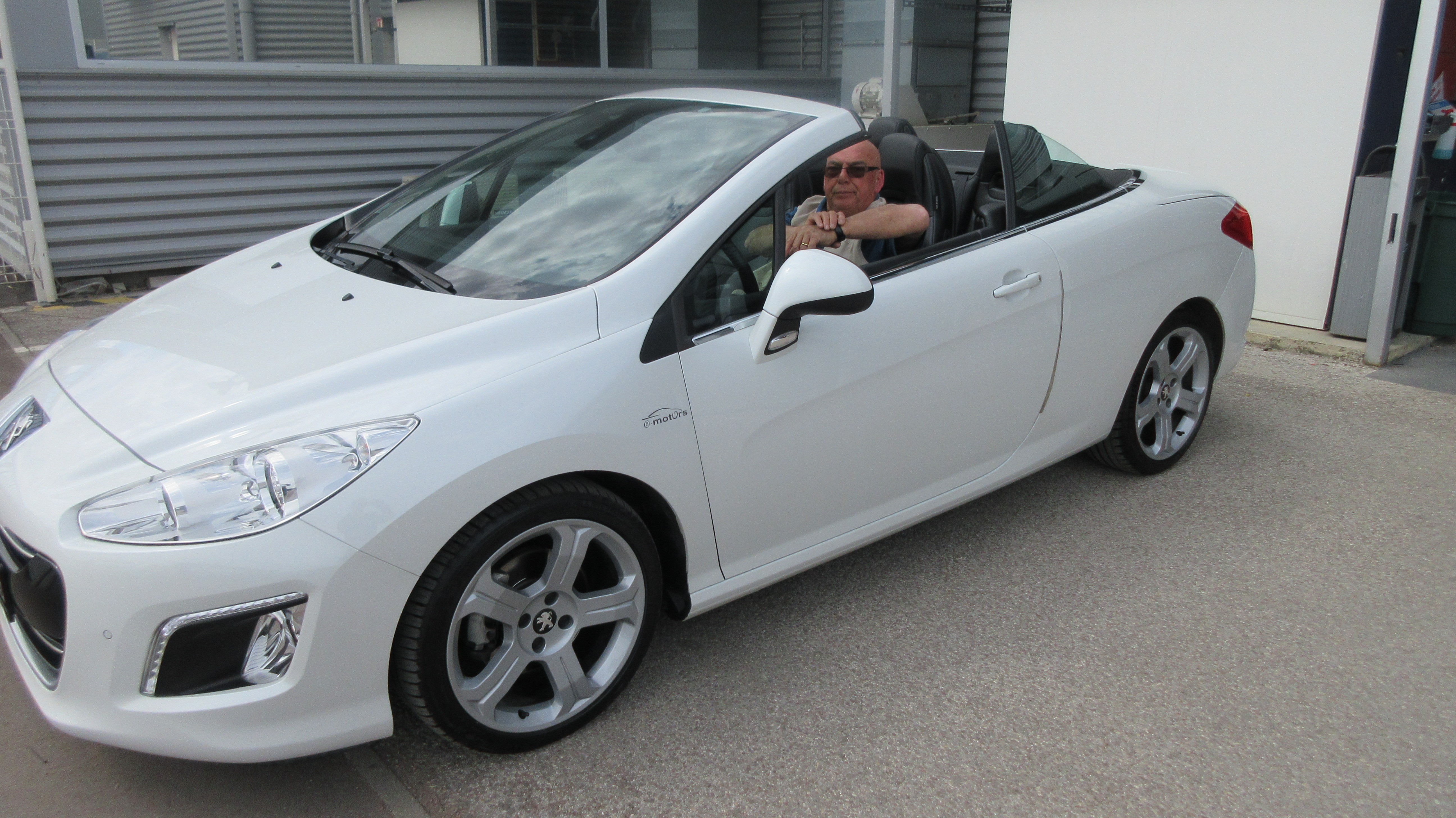 Avis-mandataire-auto-Emotors-Peugeot-308-cc-F-line-hdi-163-automatique-plus-ja-18.