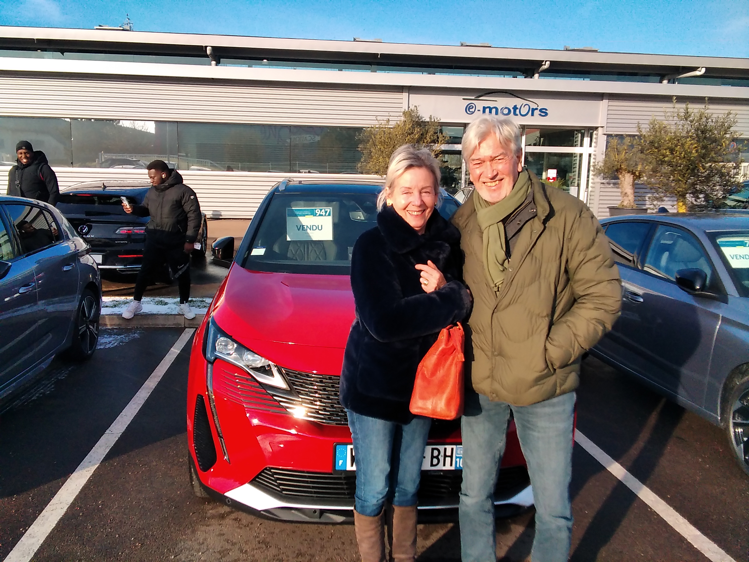 Avis-mandataire-auto-Emotors-Peugeot-3008-Gt-pack-puretech-130-eat8-plus-3200km-plus-toit-ouvrant-panoramique-plus-pack-si-ges-lectriques-et-massants.